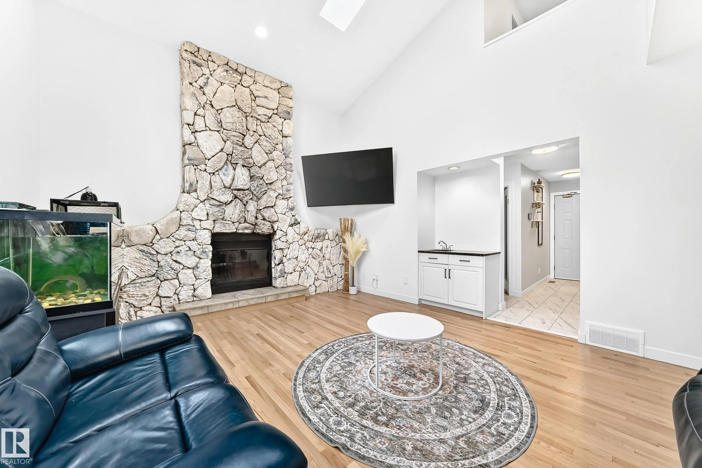 88 HIGHLAND Way
