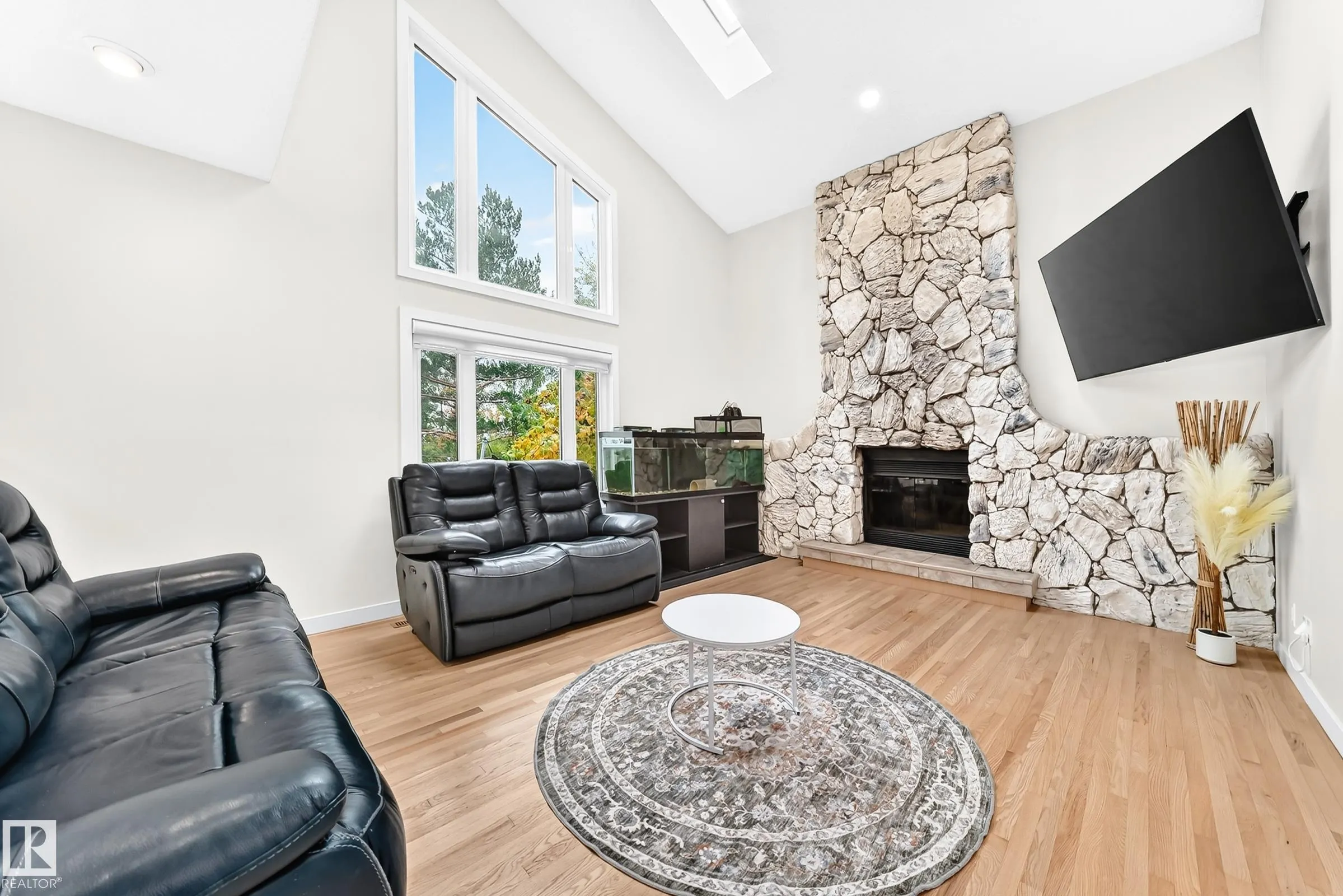 88 HIGHLAND Way
