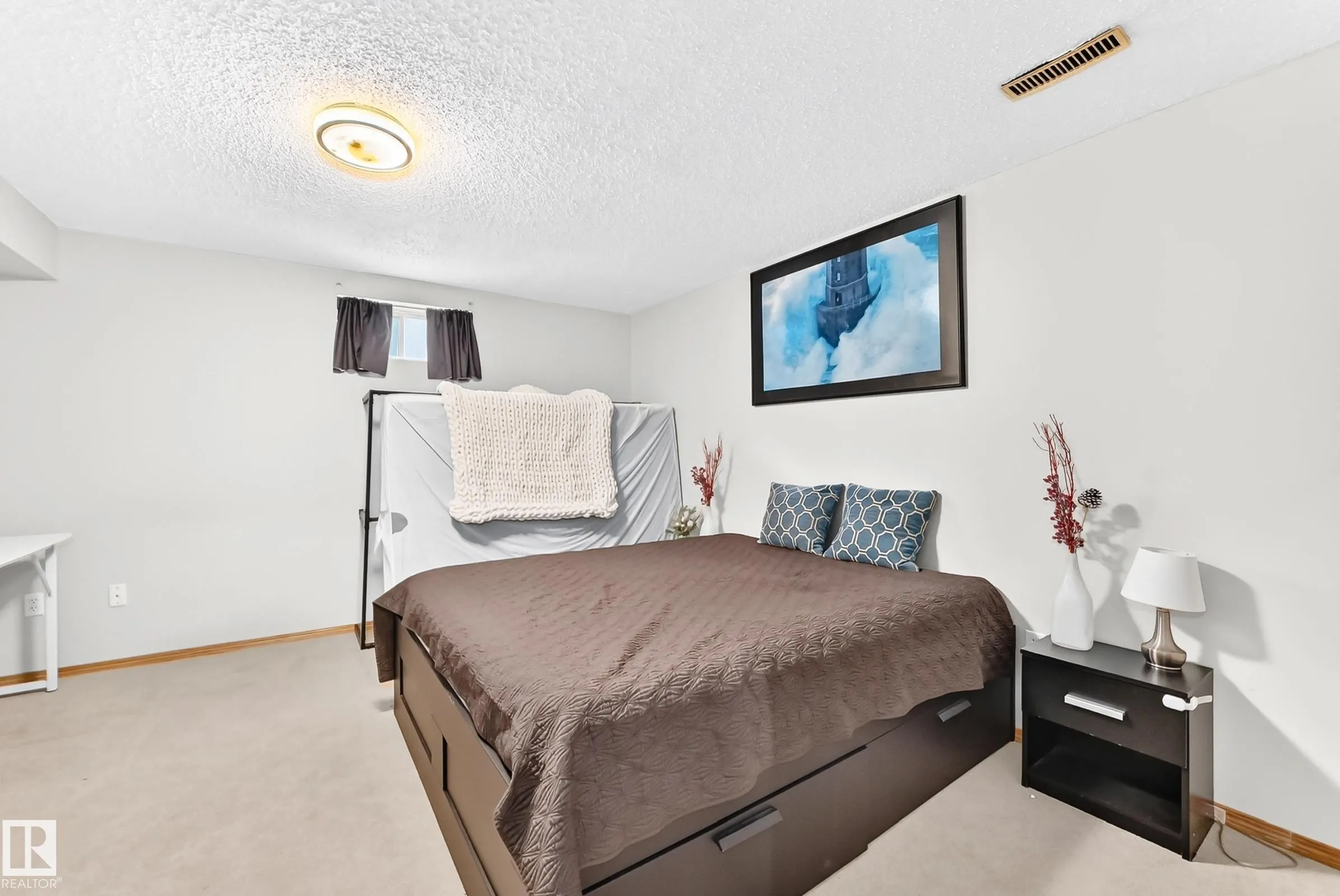 88 HIGHLAND Way