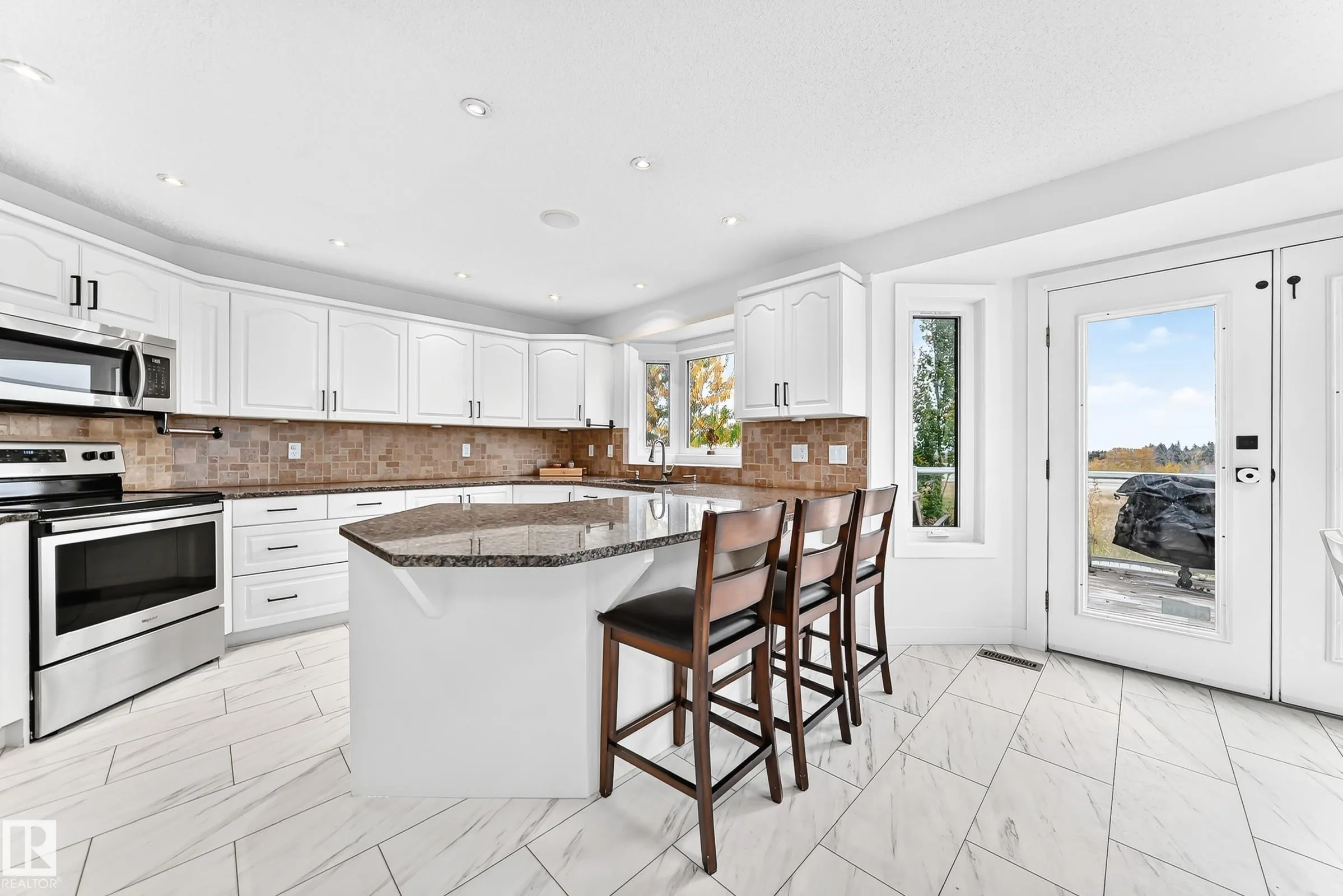 88 HIGHLAND Way