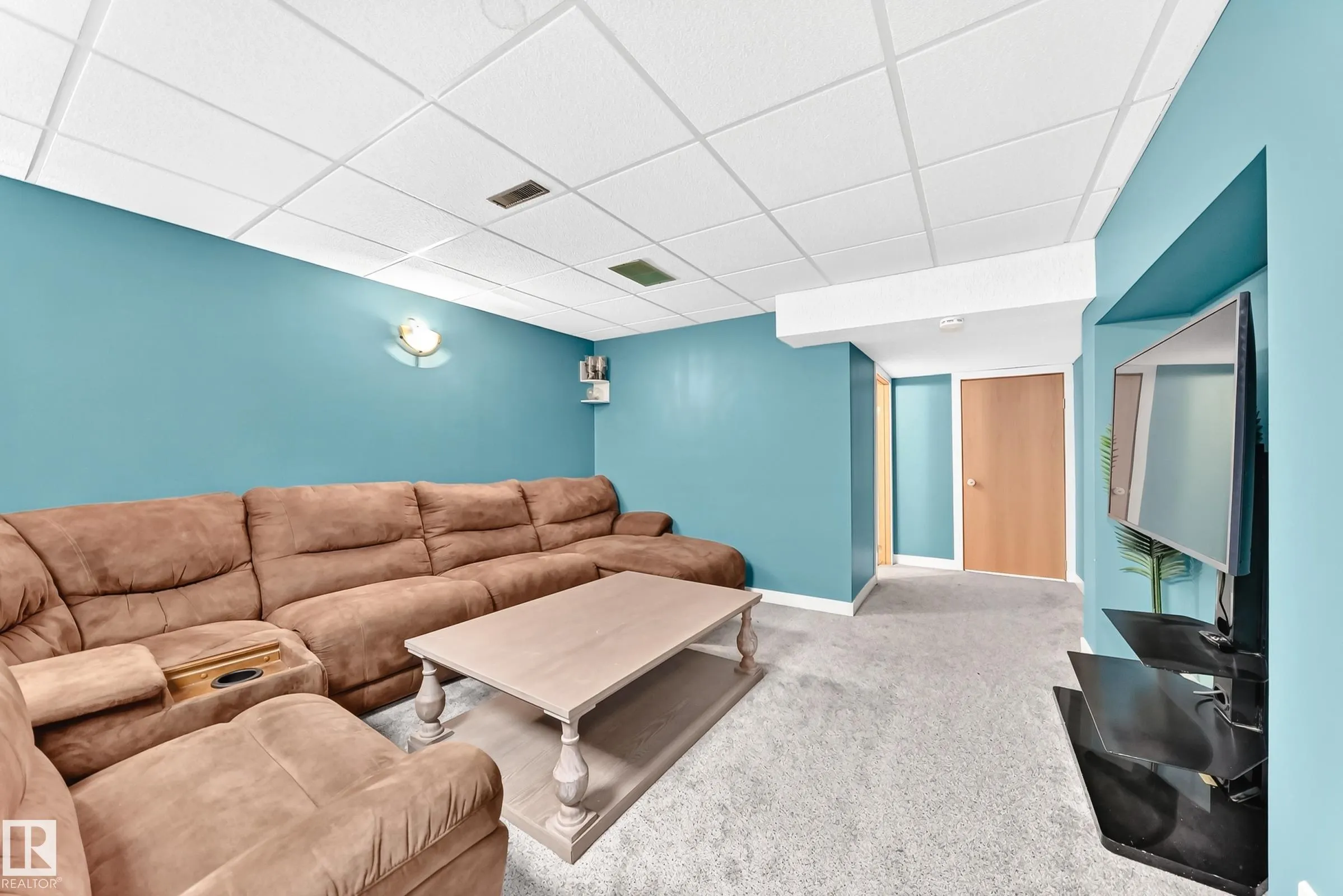 88 HIGHLAND Way