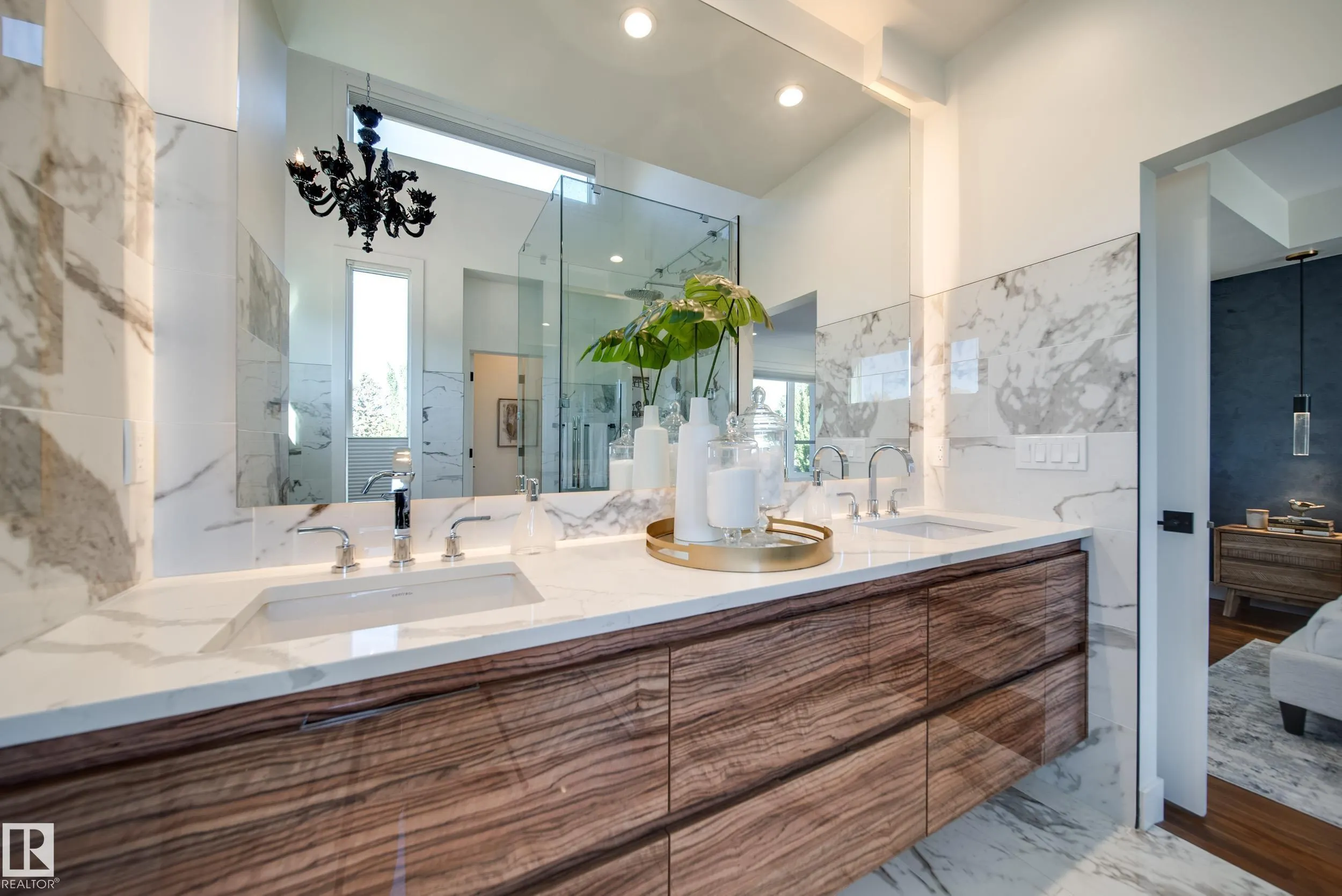 44B VALLEYVIEW Crescent
