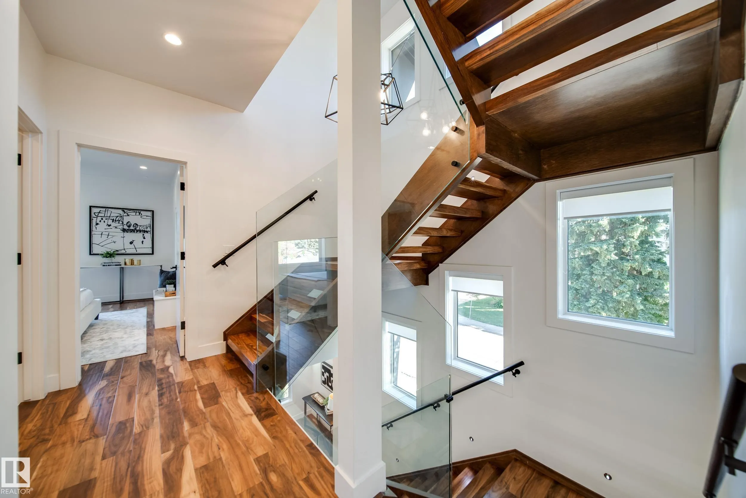 44B VALLEYVIEW Crescent