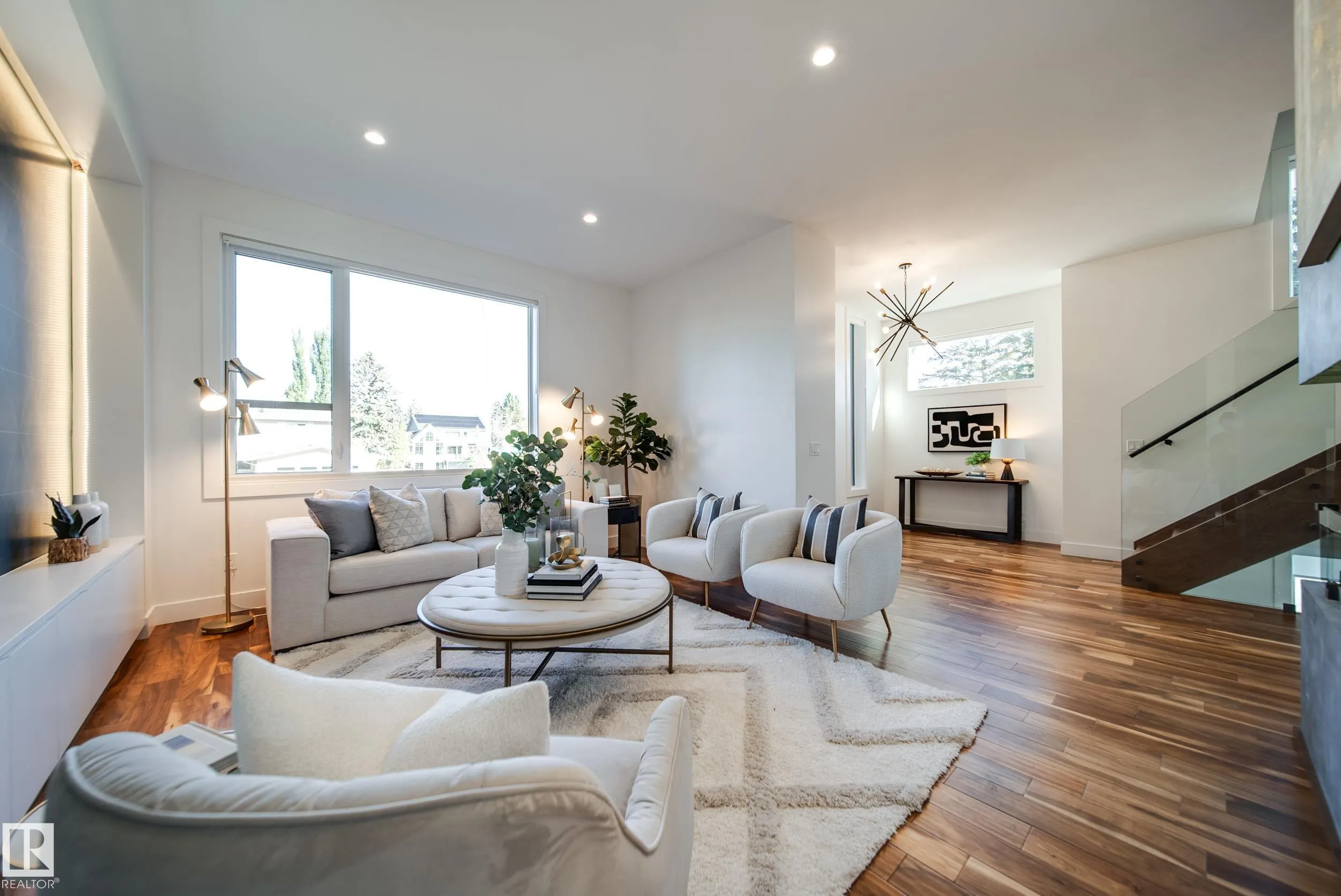 44B VALLEYVIEW Crescent