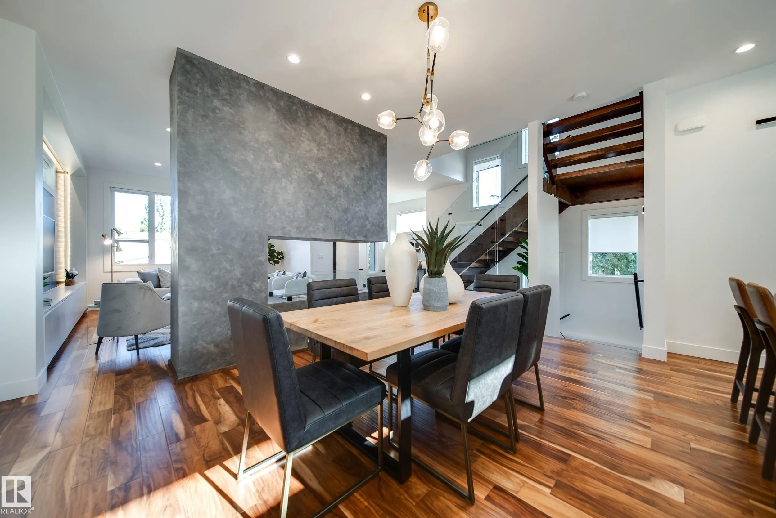 44B VALLEYVIEW Crescent