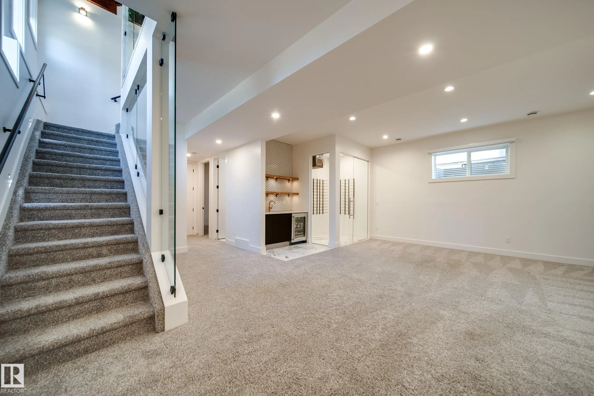 44B VALLEYVIEW Crescent