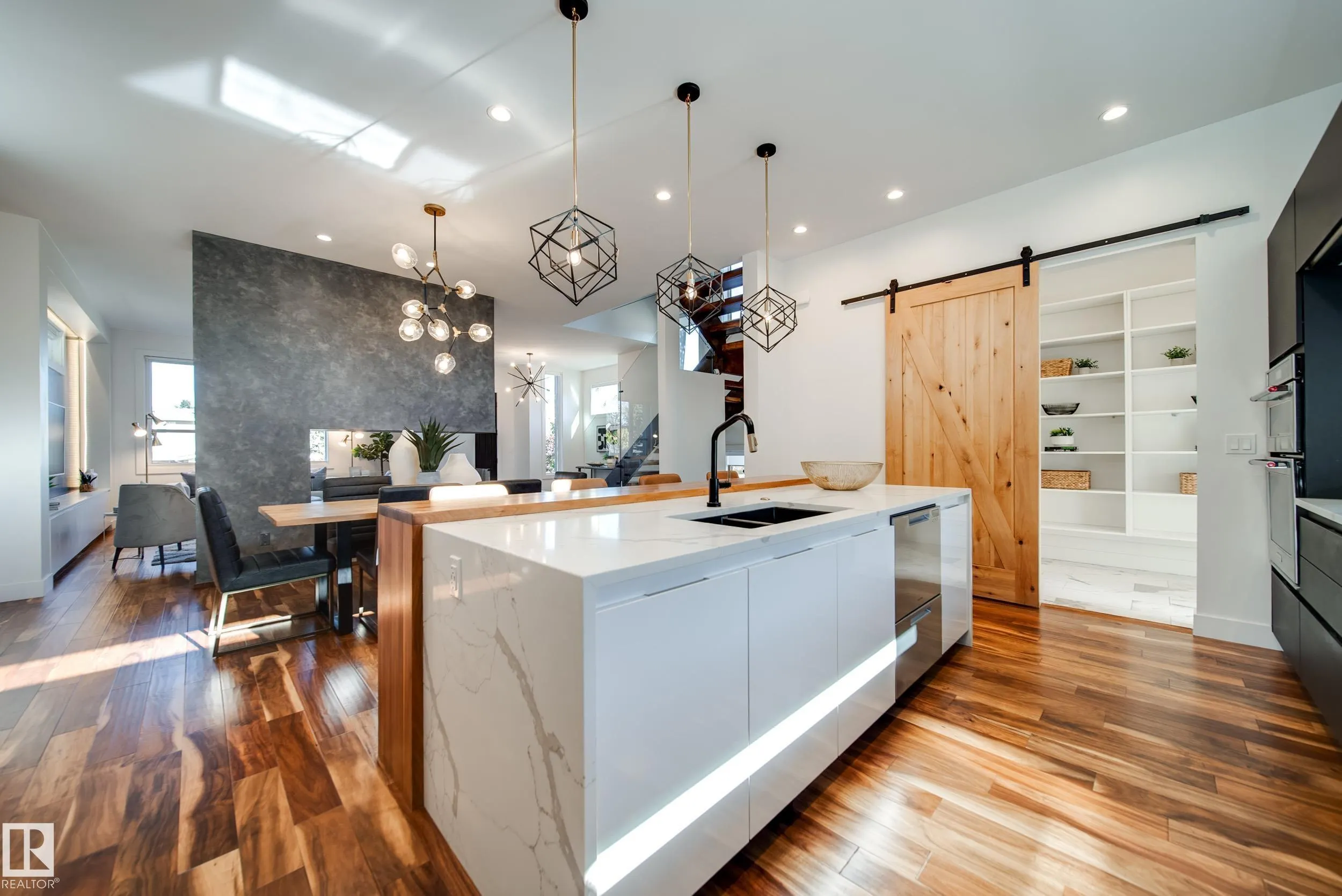 44B VALLEYVIEW Crescent