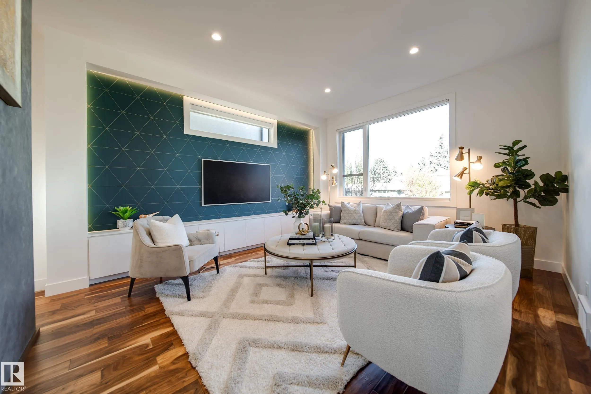 44B VALLEYVIEW Crescent