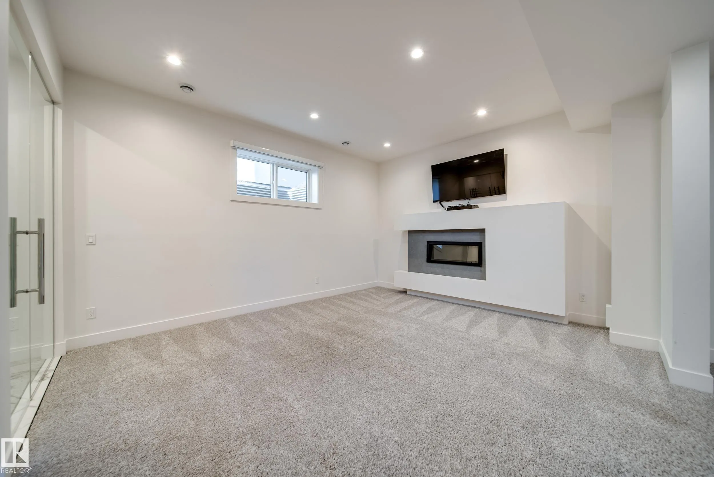 44B VALLEYVIEW Crescent