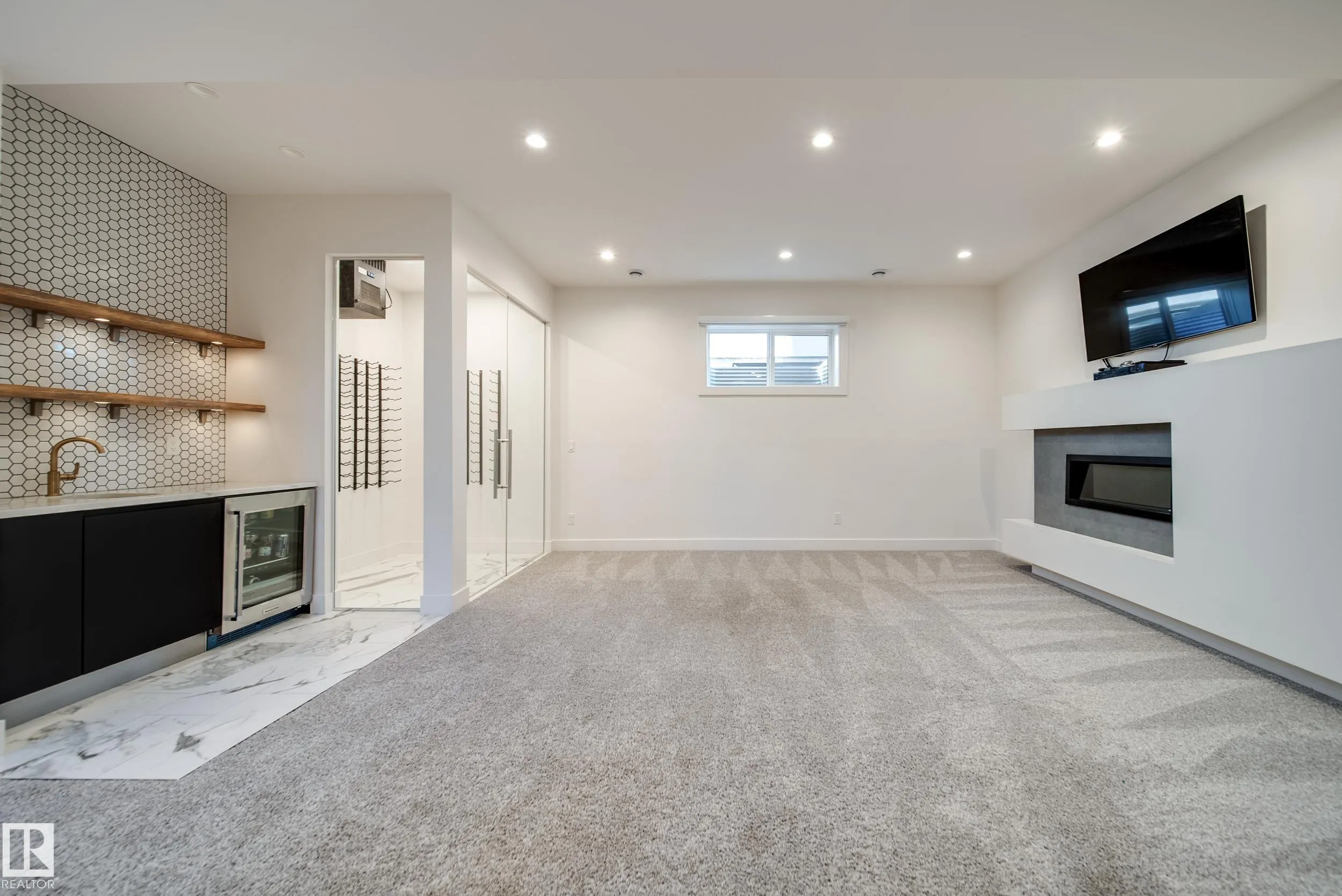 44B VALLEYVIEW Crescent