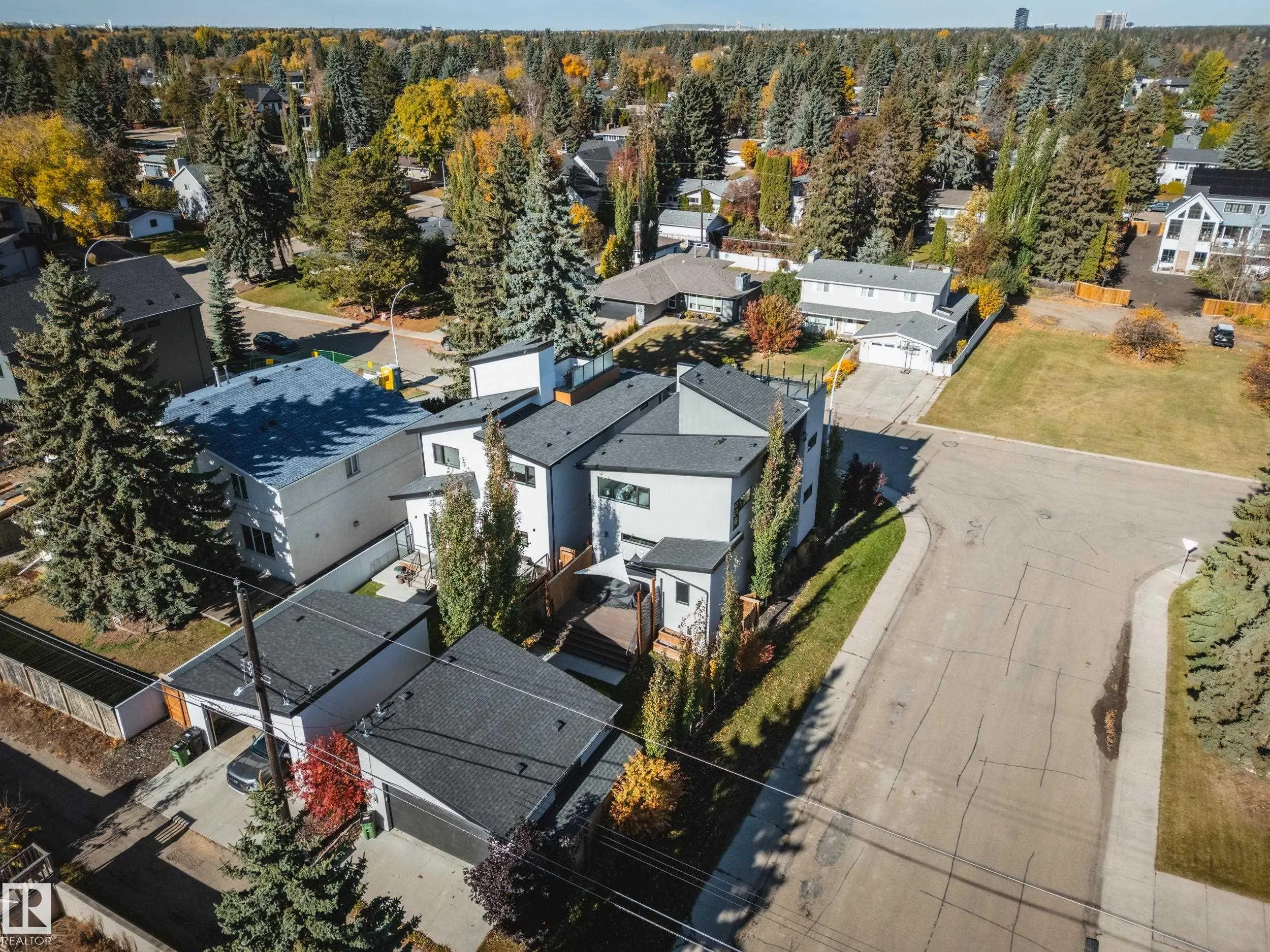 44B VALLEYVIEW Crescent
