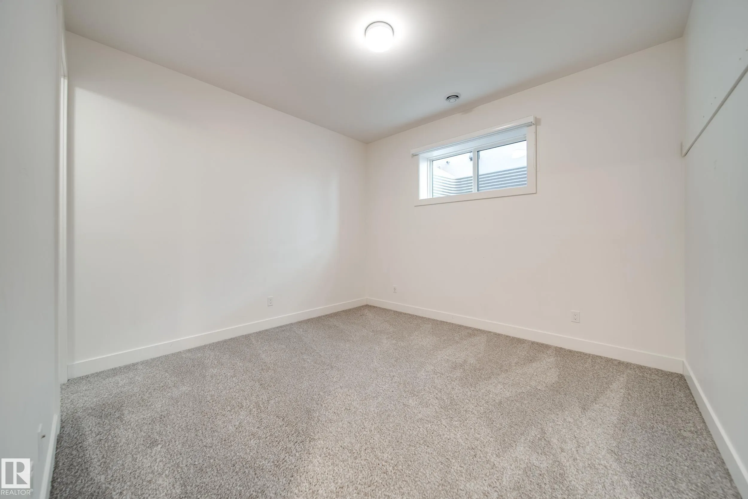 44B VALLEYVIEW Crescent