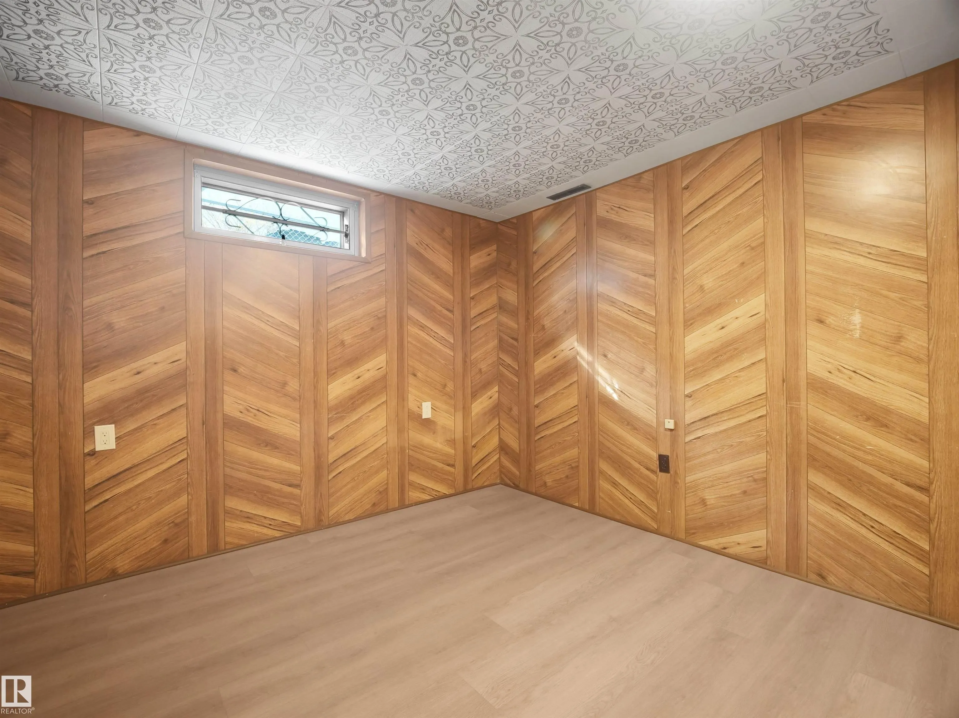 53 RAVEN Drive