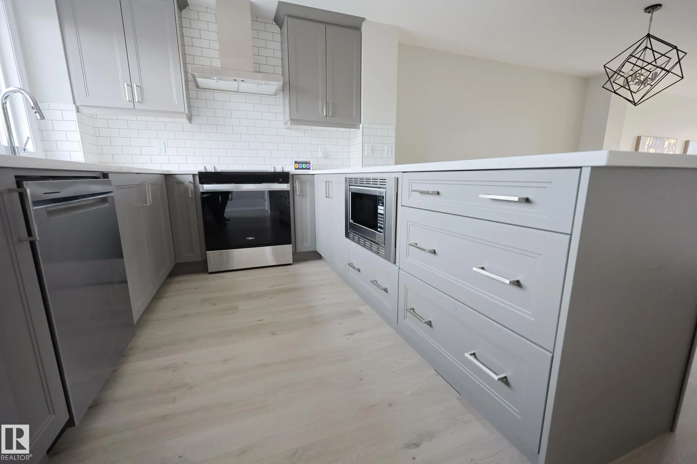 30 NETTLE Crescent