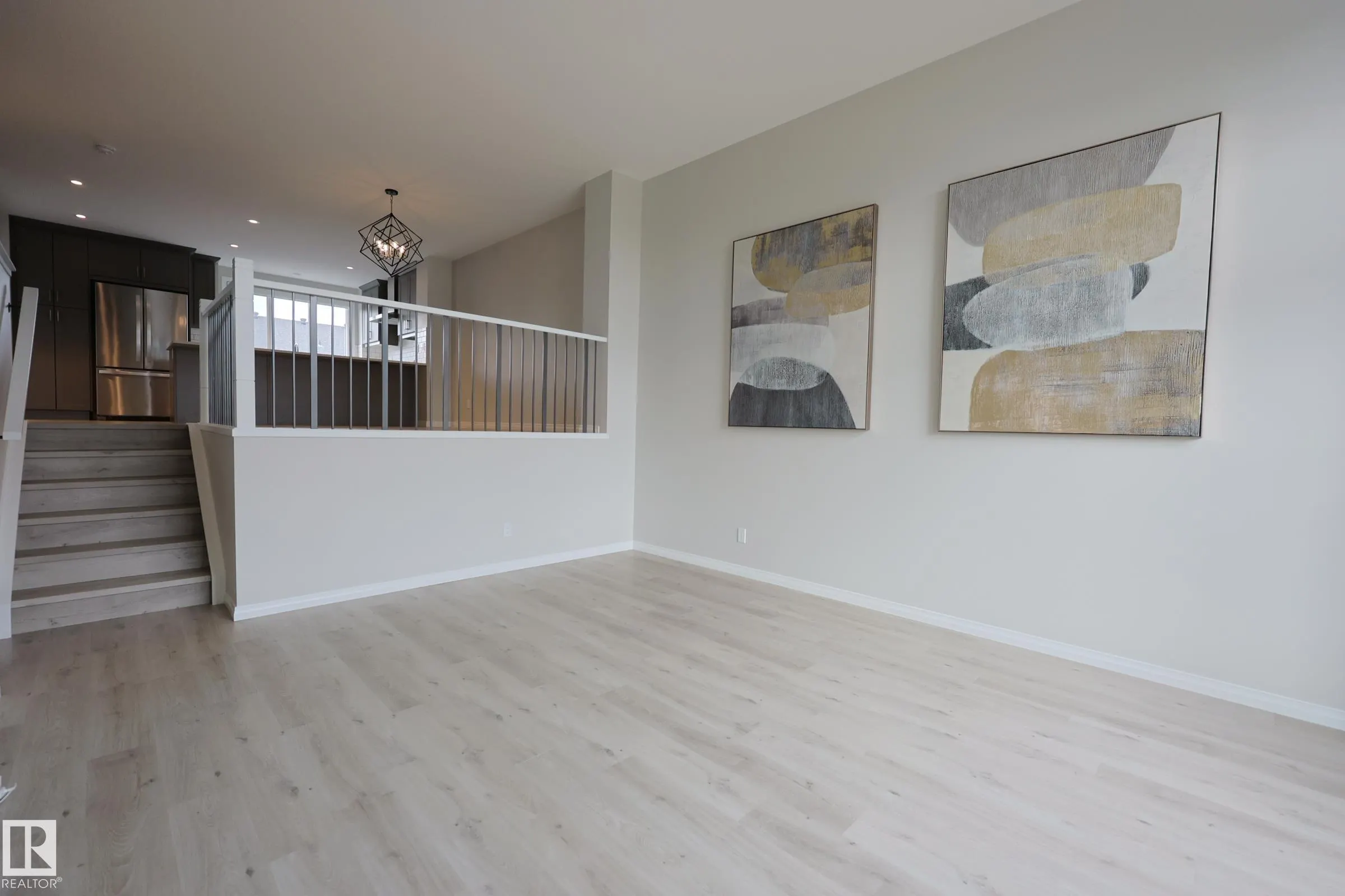30 NETTLE Crescent