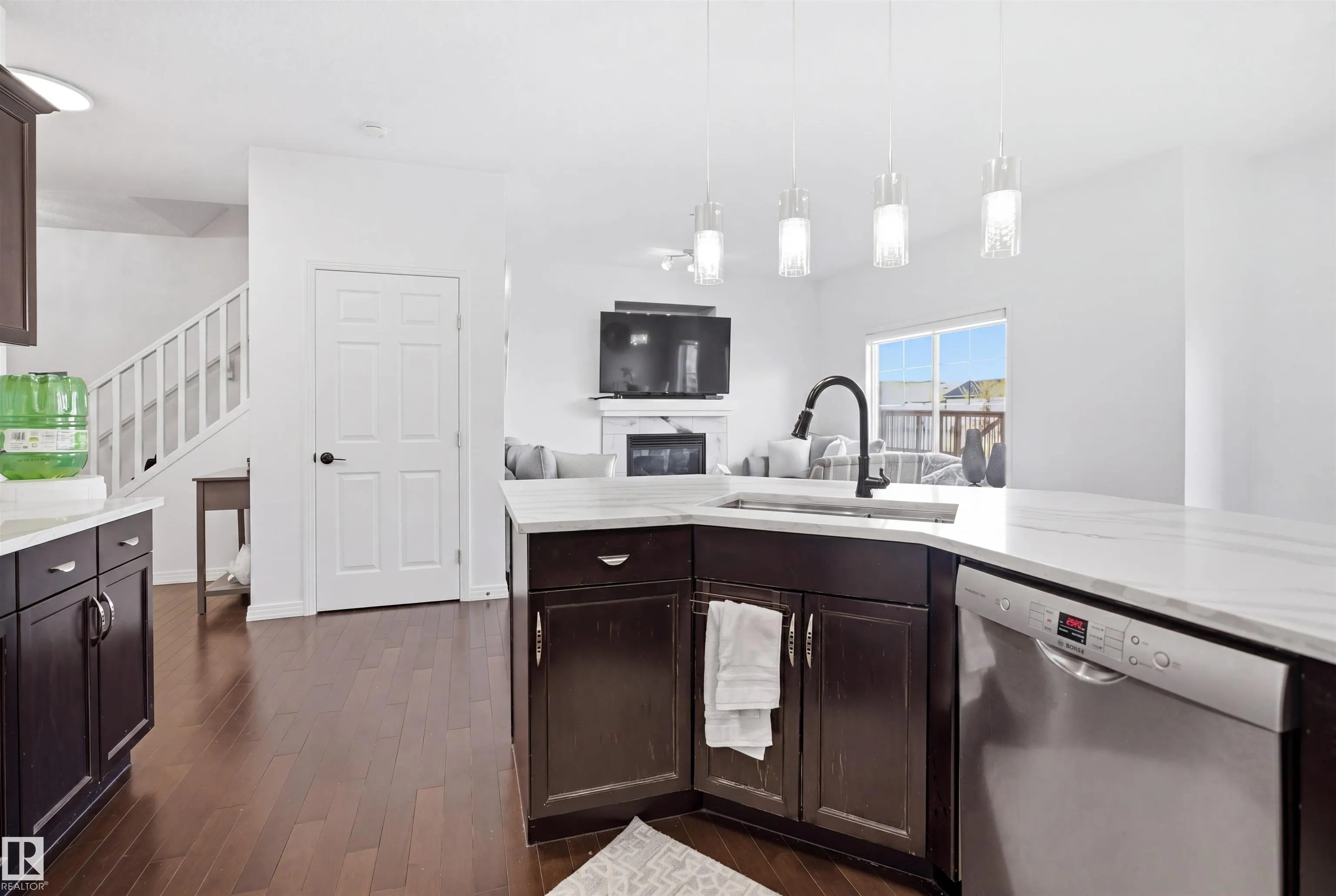 1453 HAYS Way