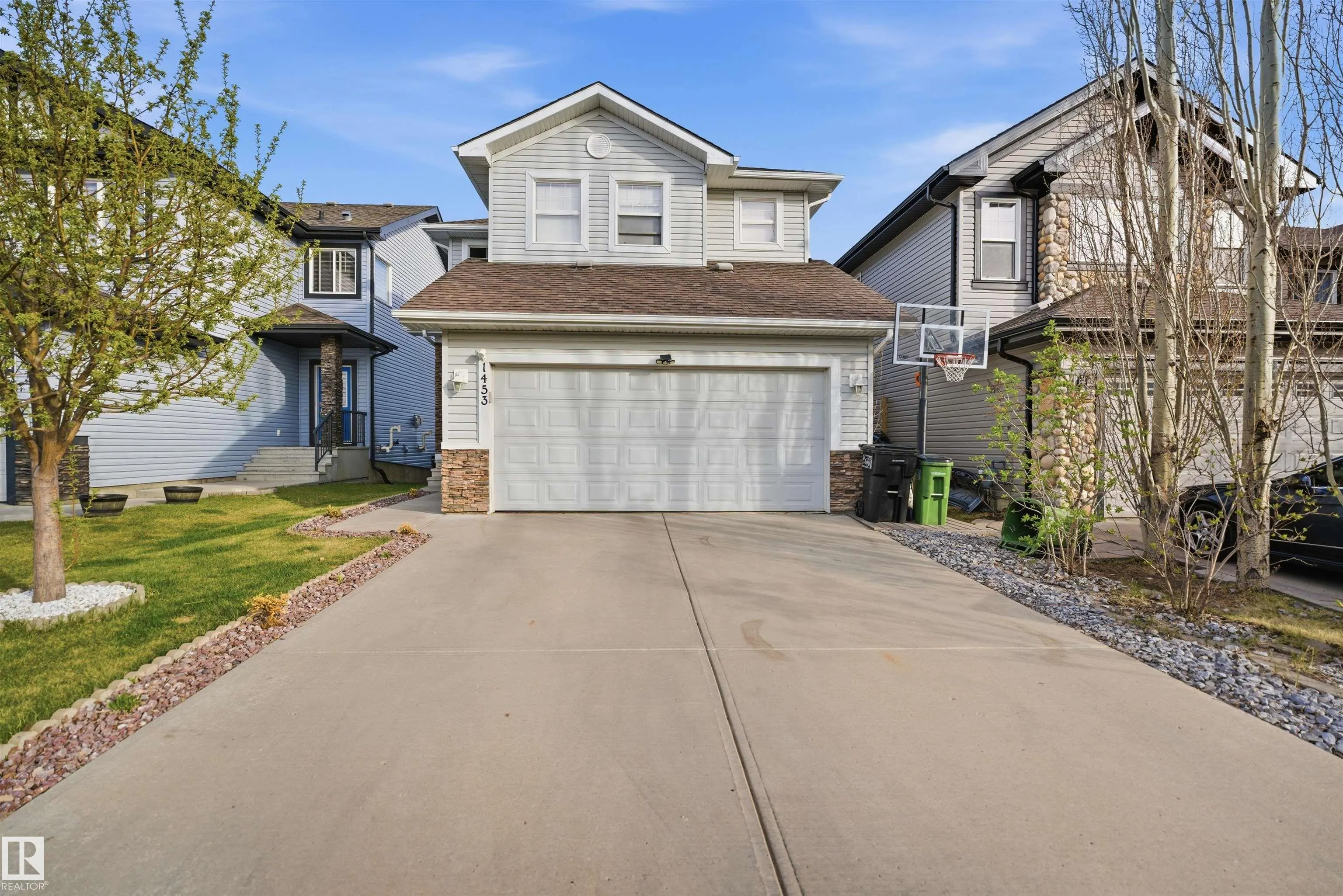 1453 HAYS Way
