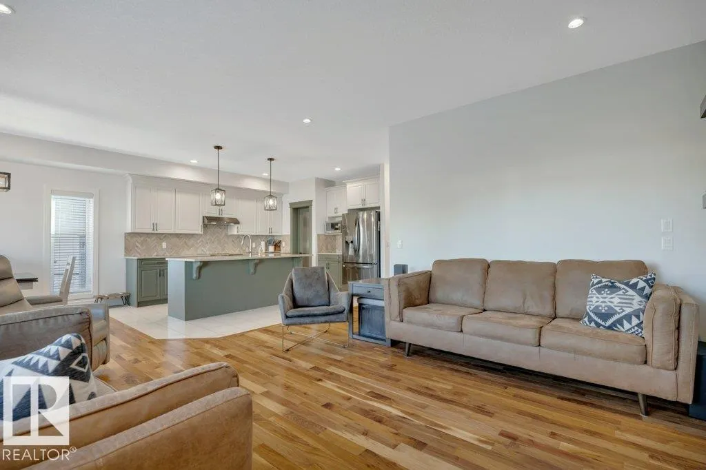 14 SIENNA Gate