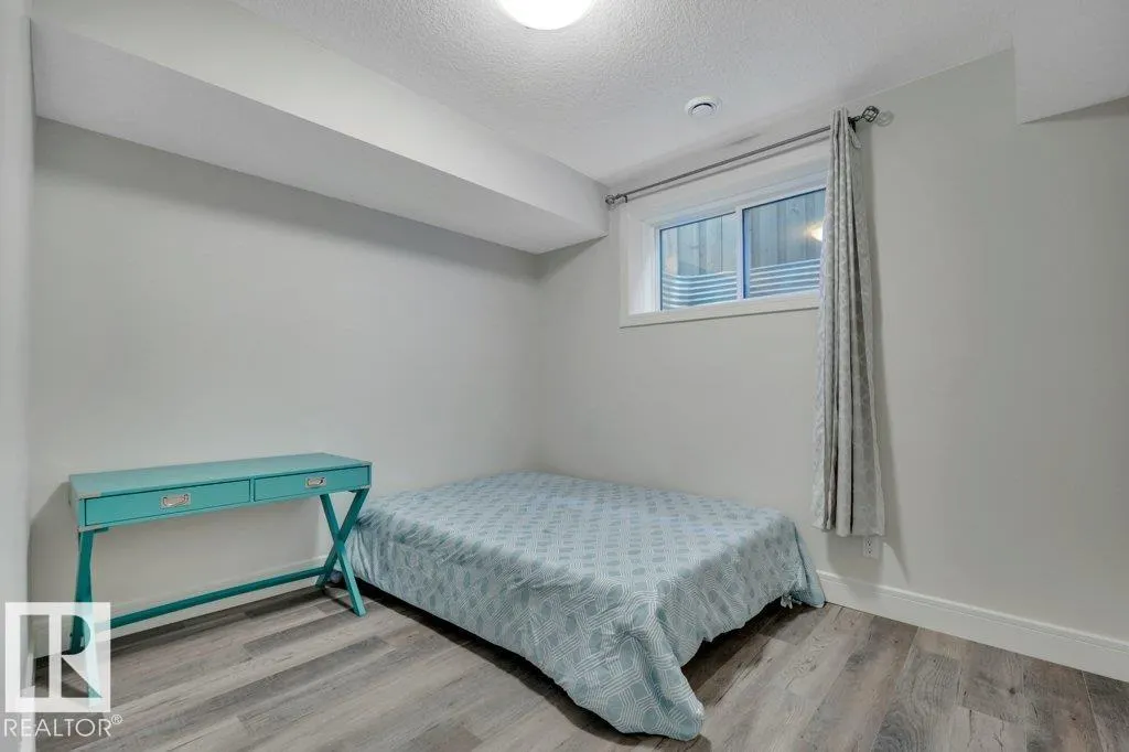 14 SIENNA Gate