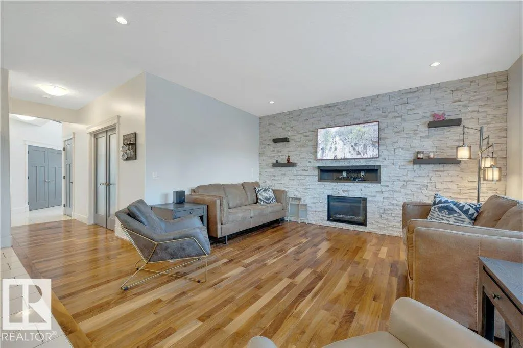 14 SIENNA Gate