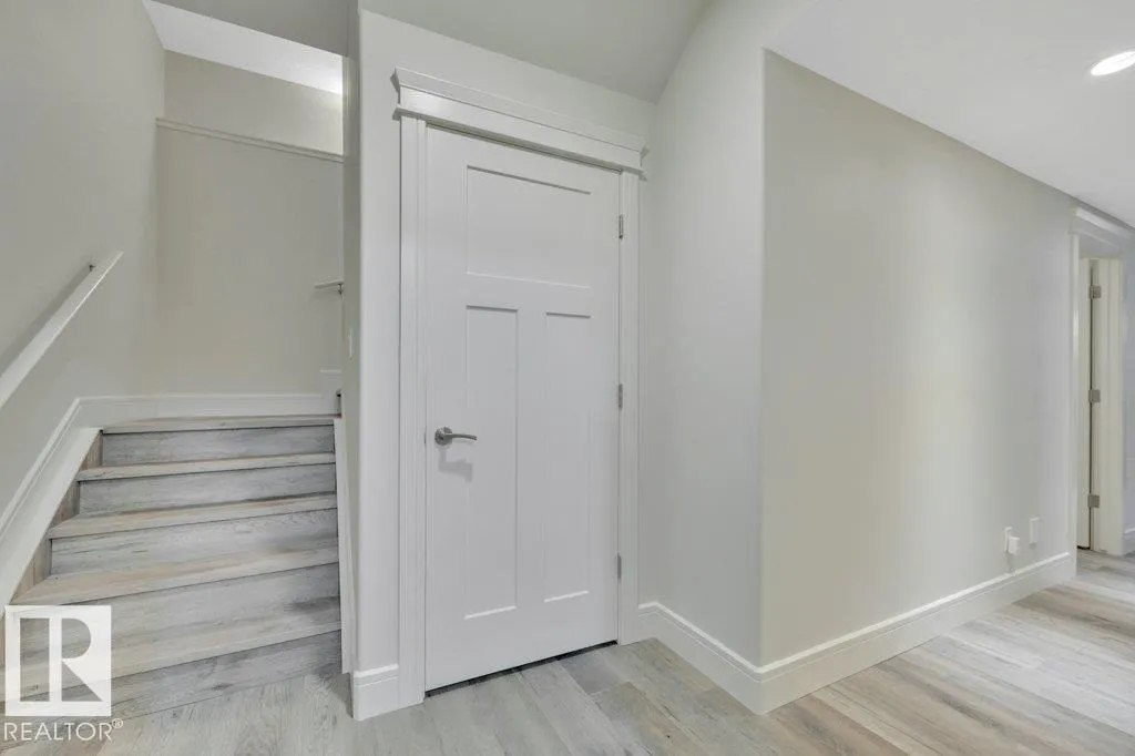 14 SIENNA Gate