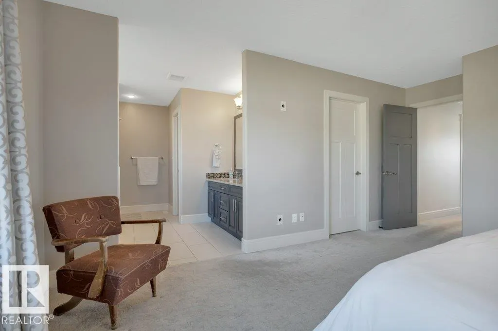 14 SIENNA Gate