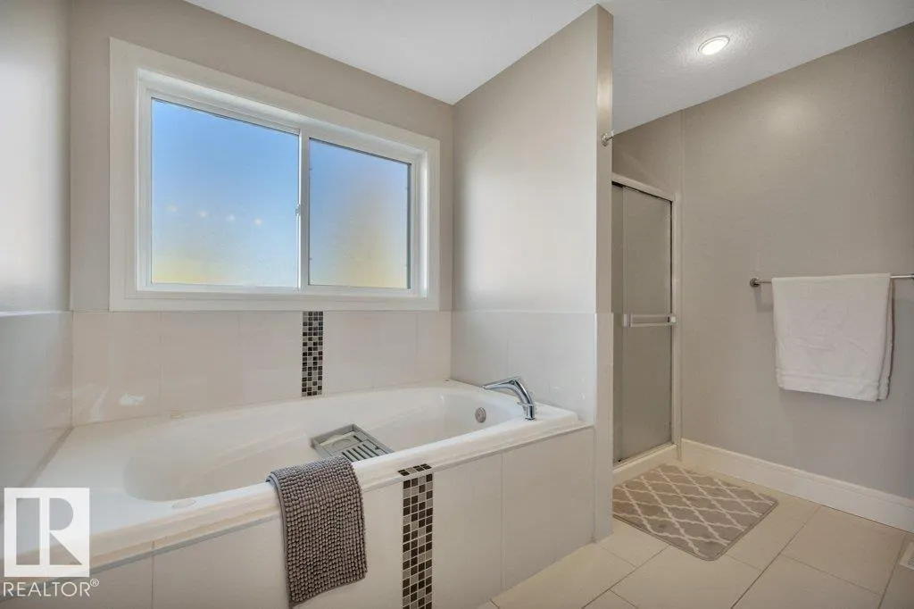 14 SIENNA Gate