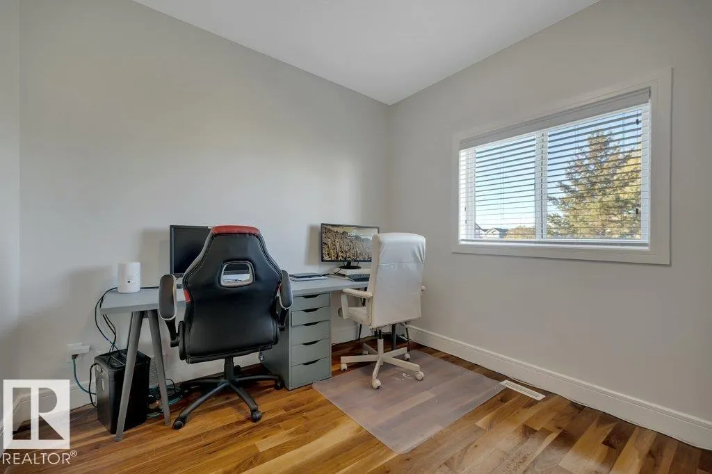 14 SIENNA Gate