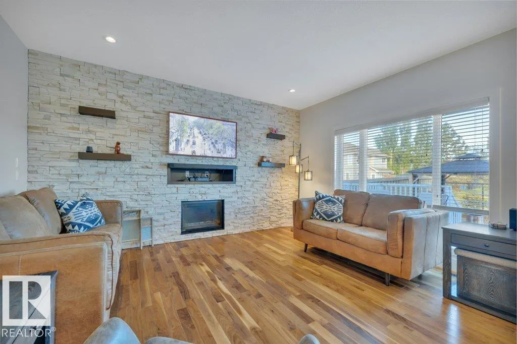 14 SIENNA Gate