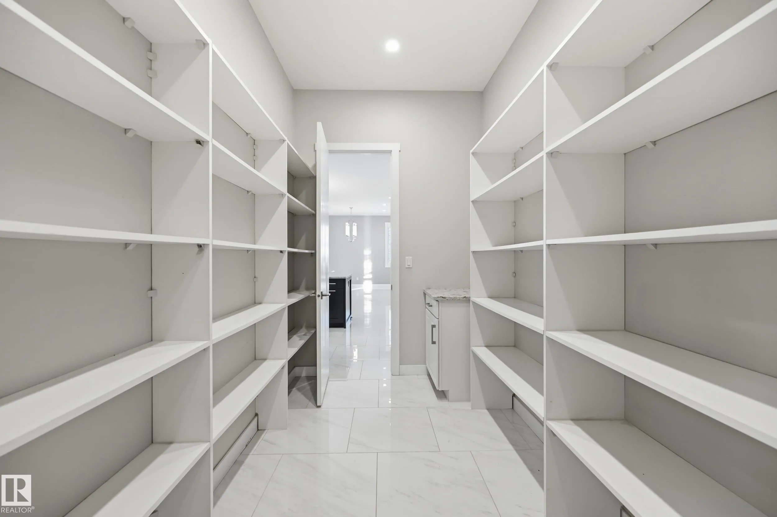 Tuscano Close