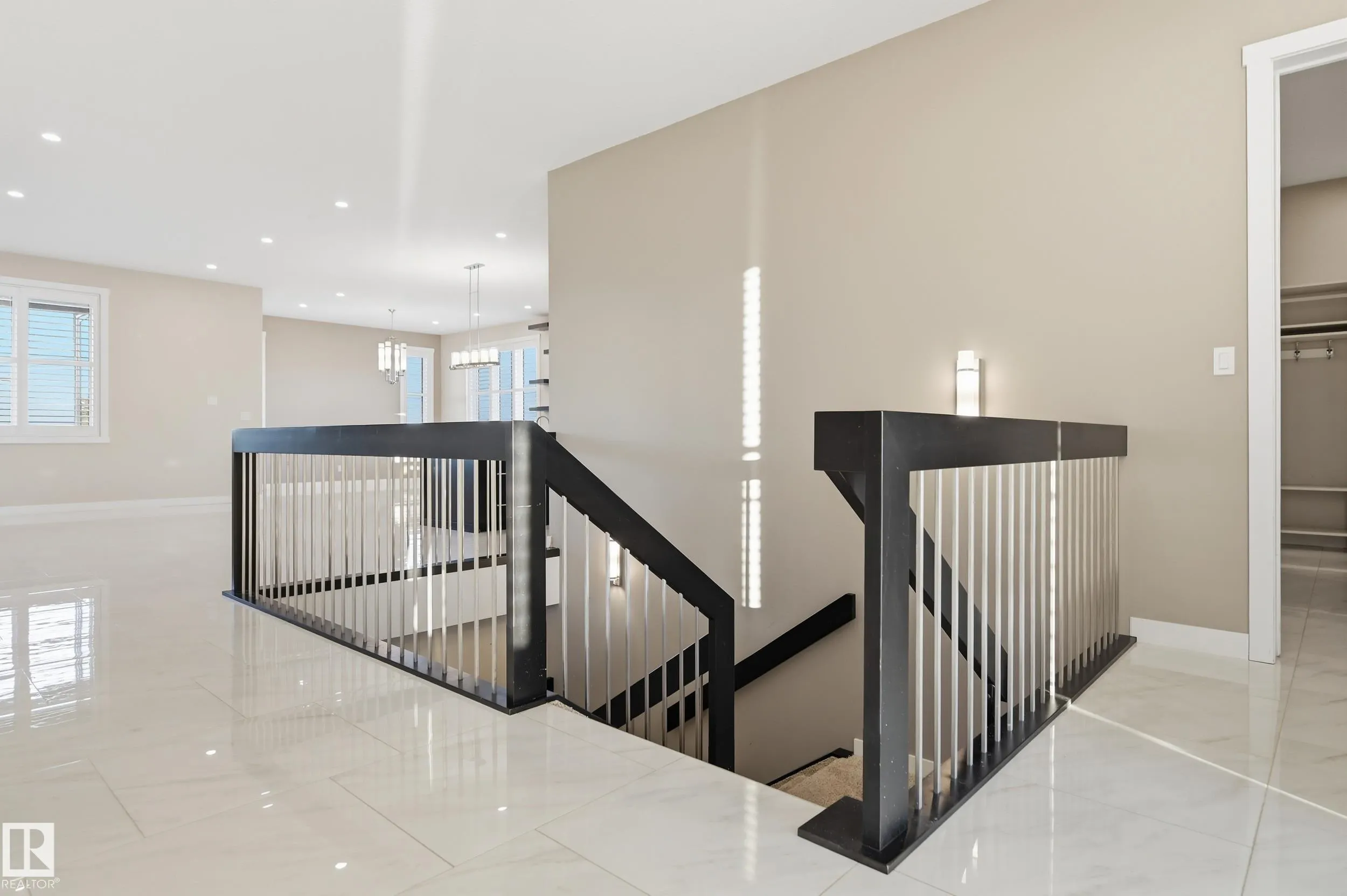 Tuscano Close