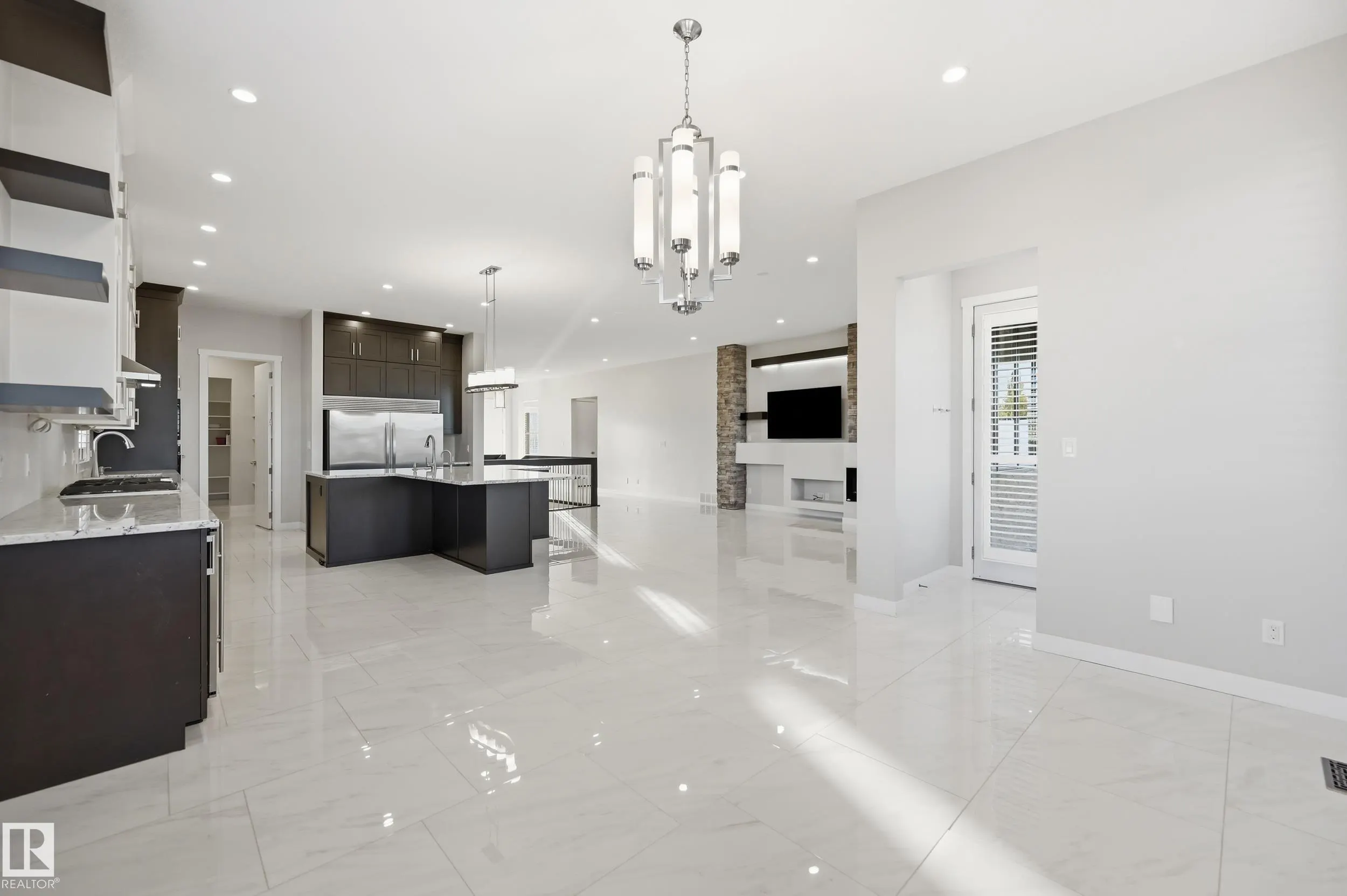 Tuscano Close