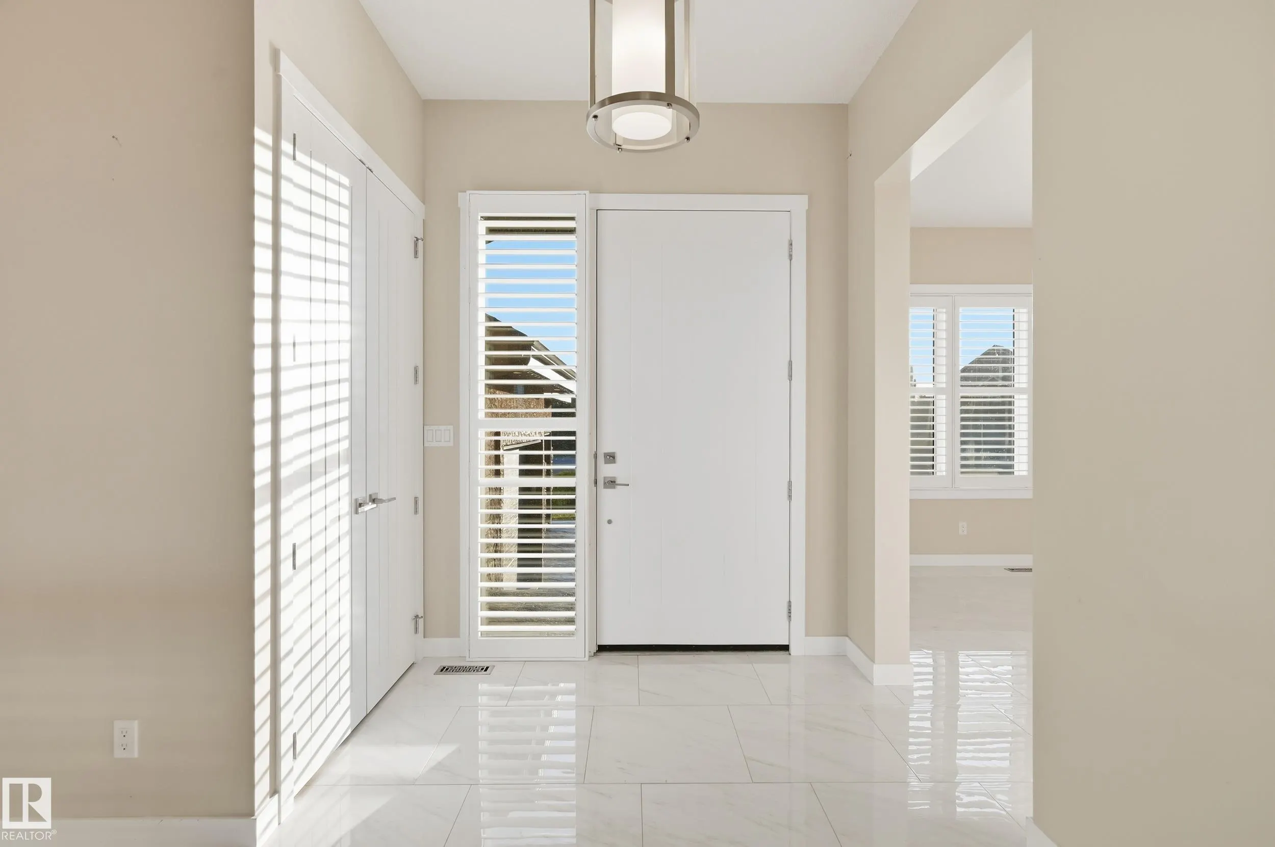 Tuscano Close