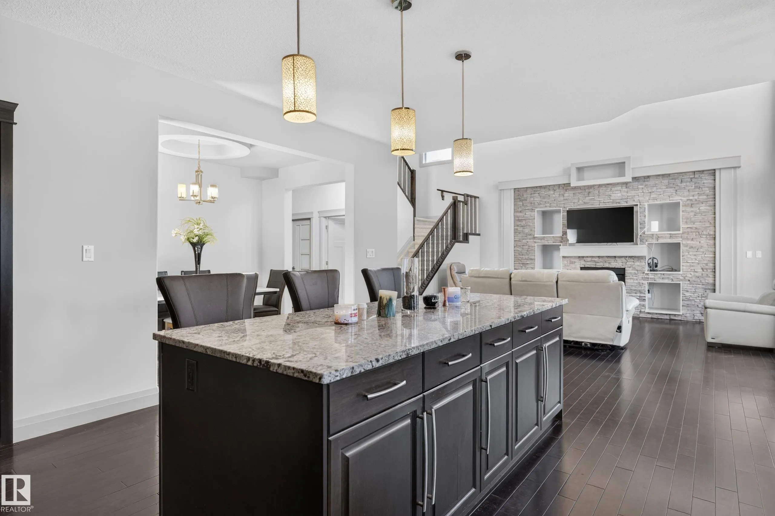 2433 ASHCRAFT Crescent