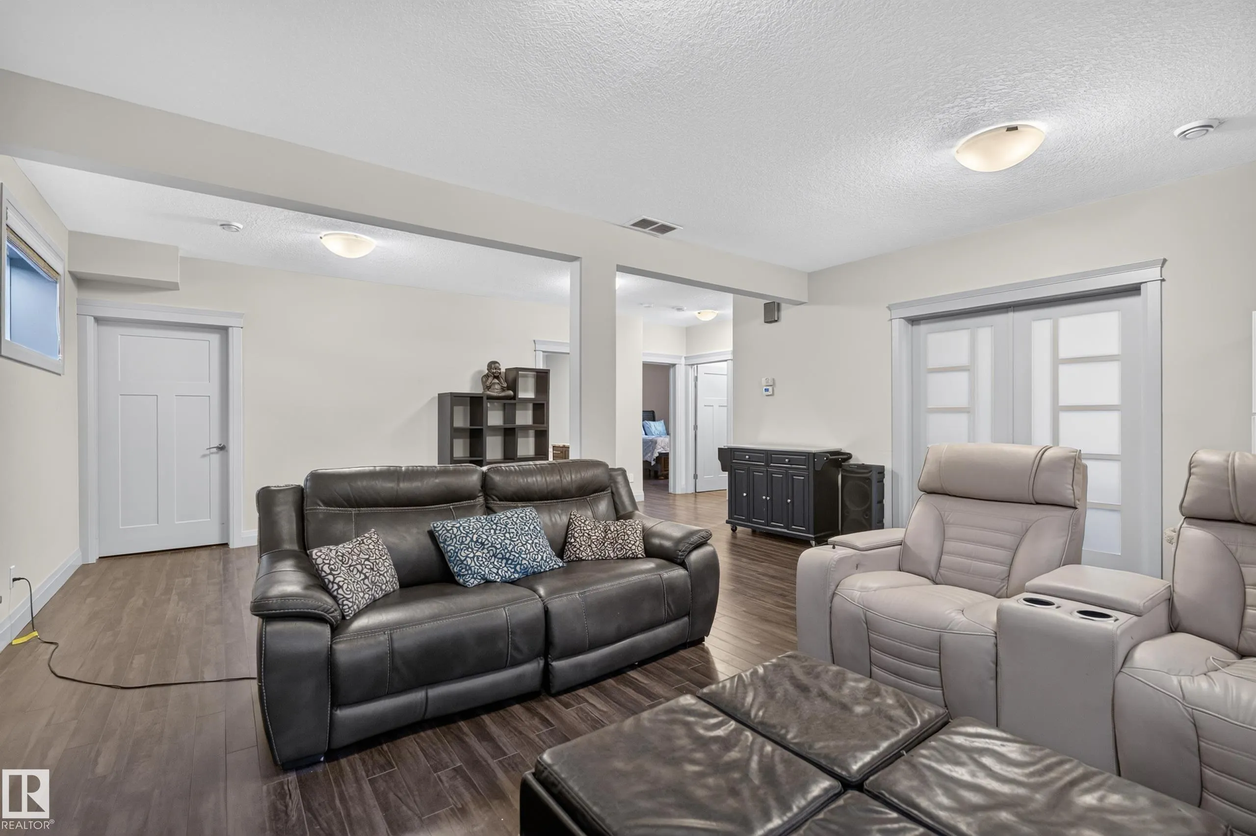 2433 ASHCRAFT Crescent