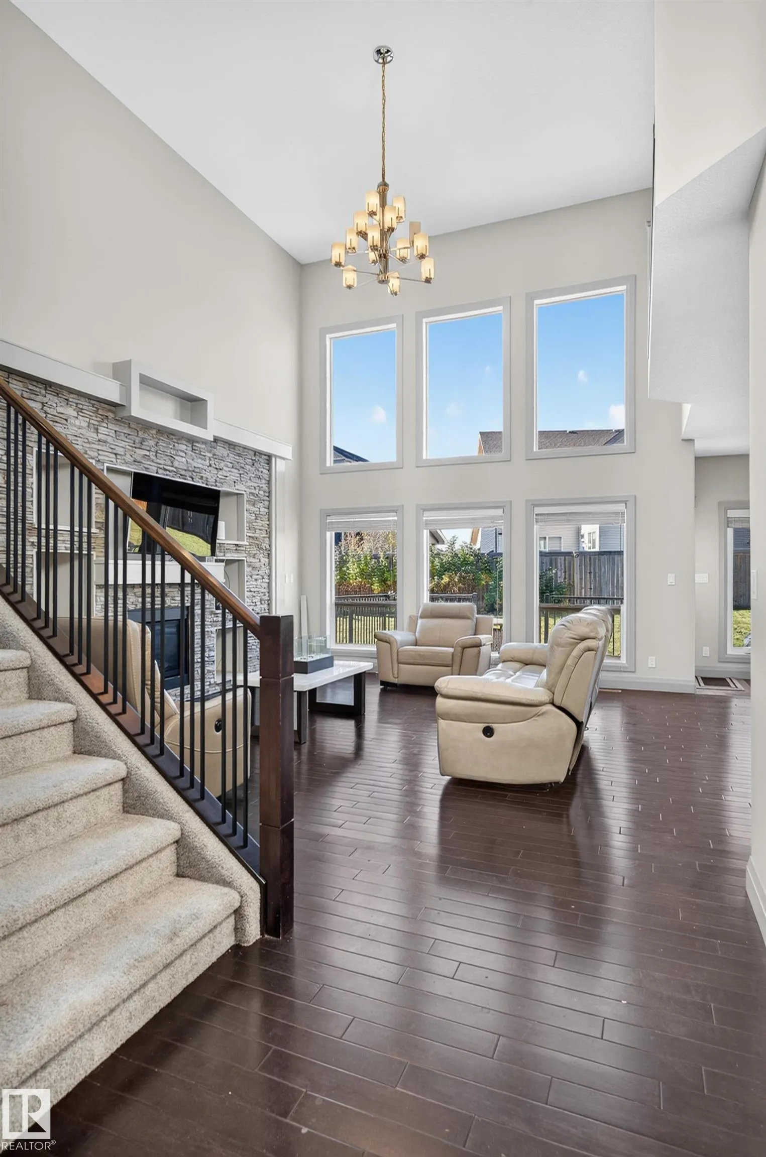2433 ASHCRAFT Crescent