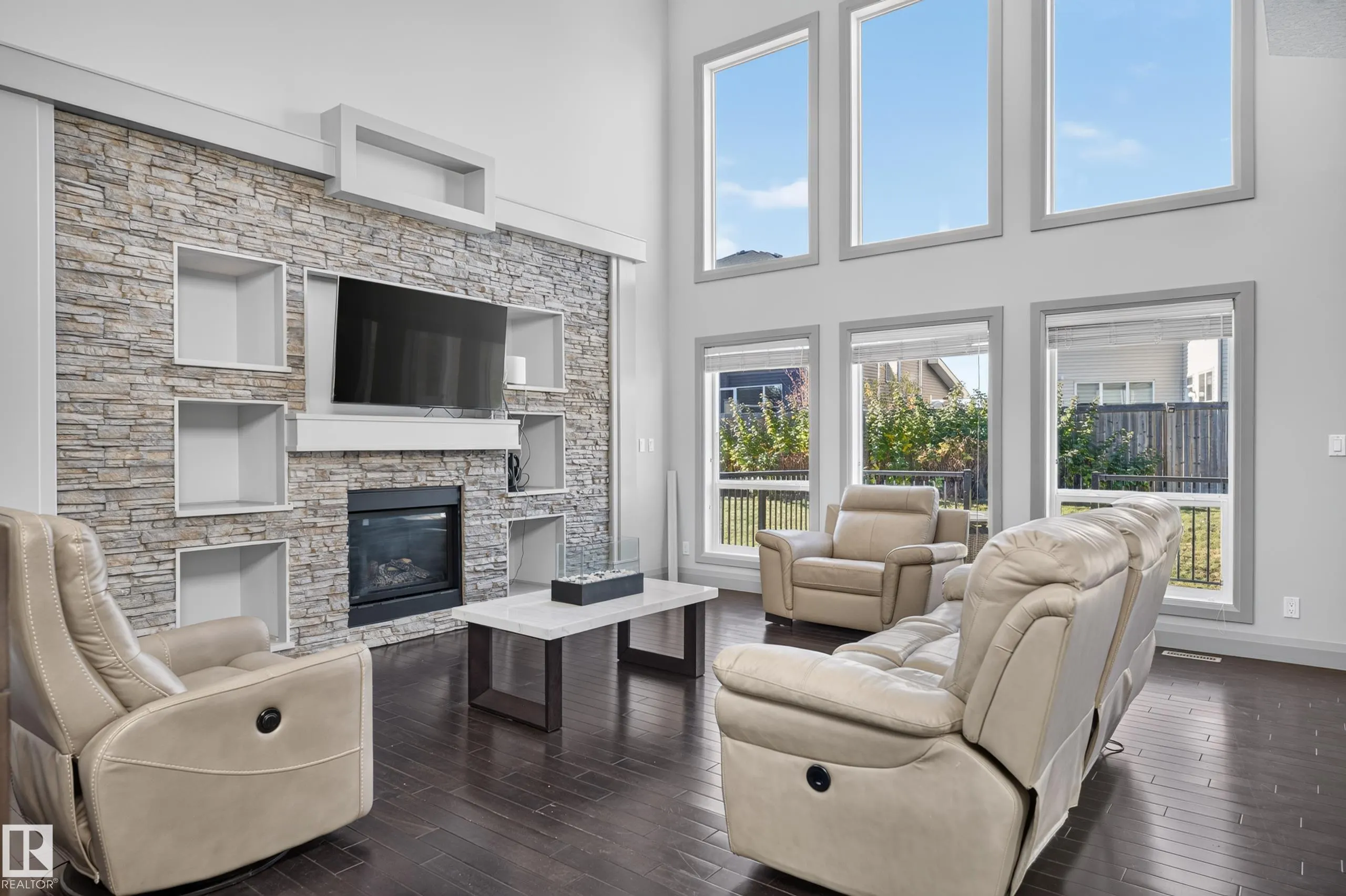 2433 ASHCRAFT Crescent