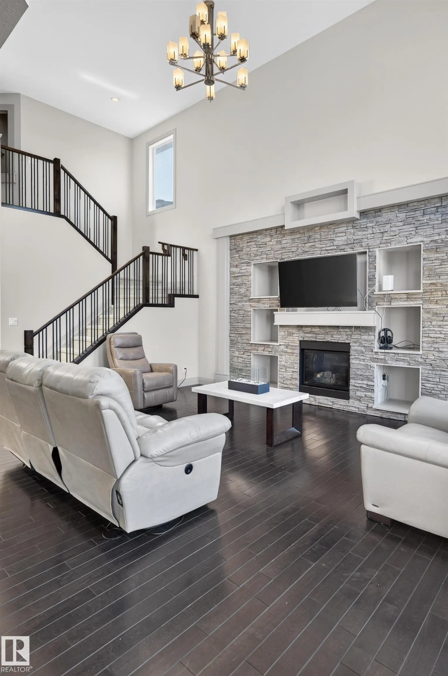 2433 ASHCRAFT Crescent