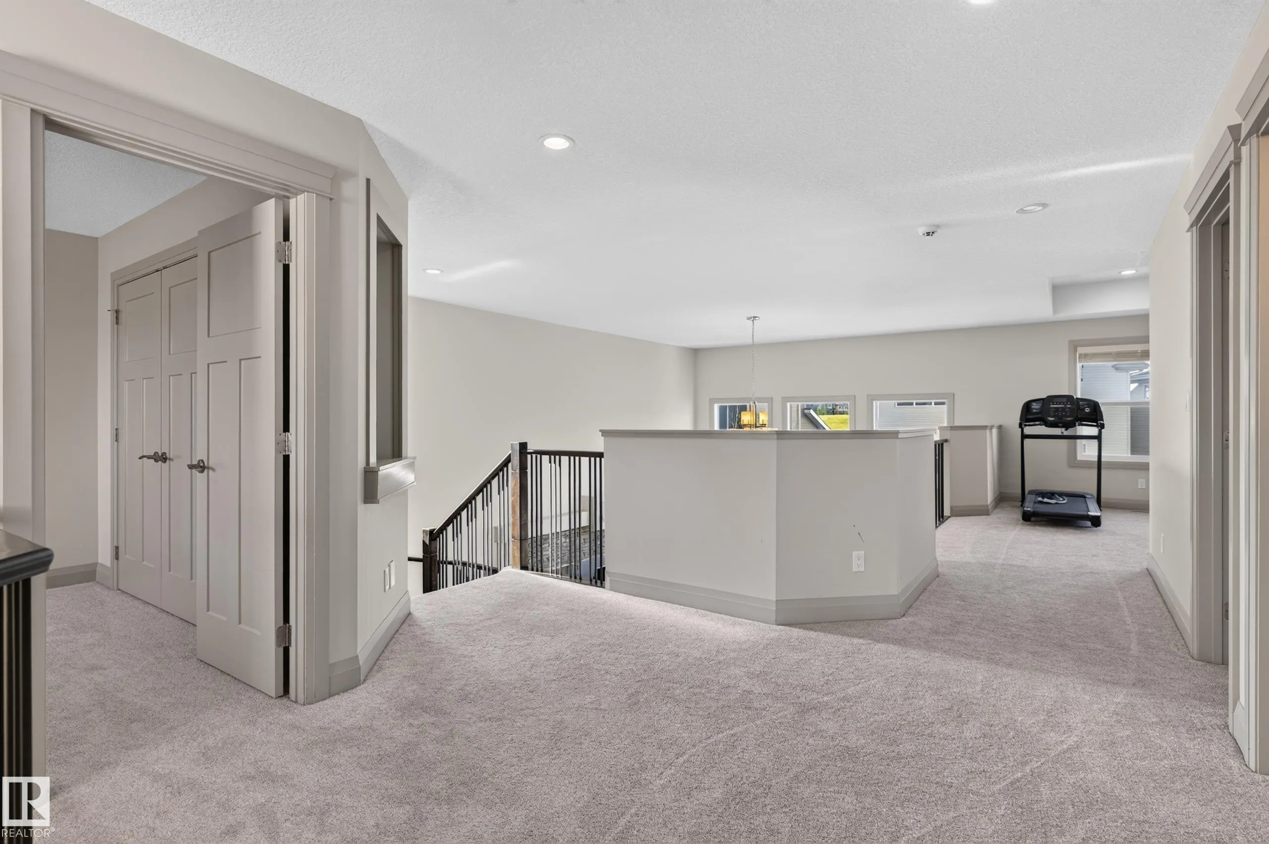 2433 ASHCRAFT Crescent