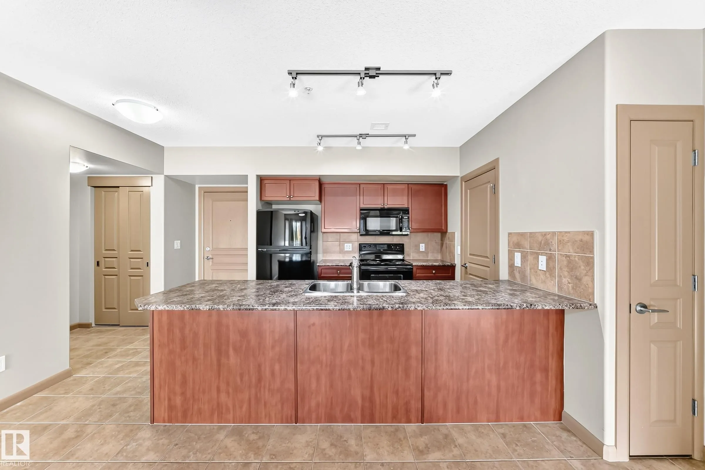 500 PALISADES Way