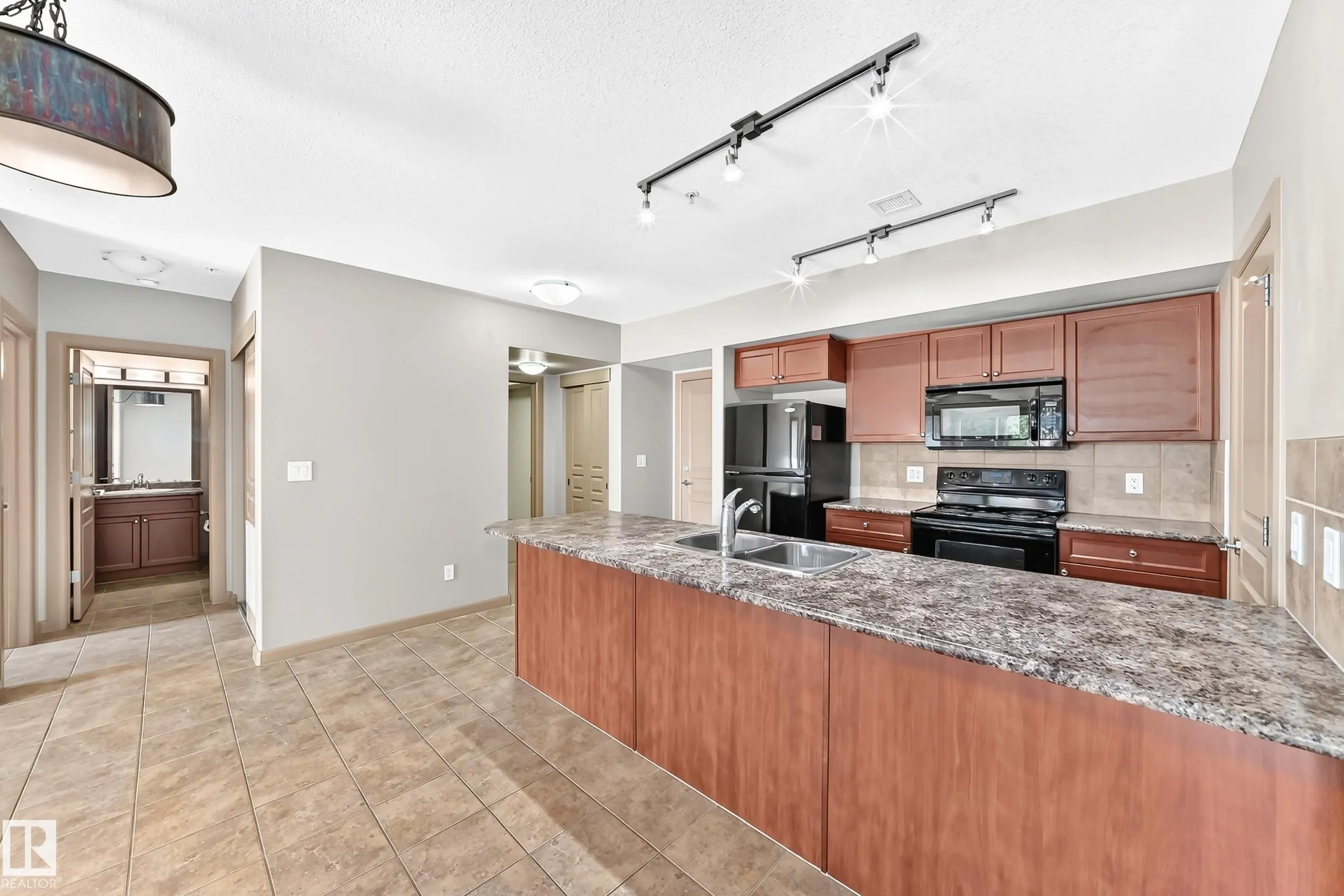 500 PALISADES Way