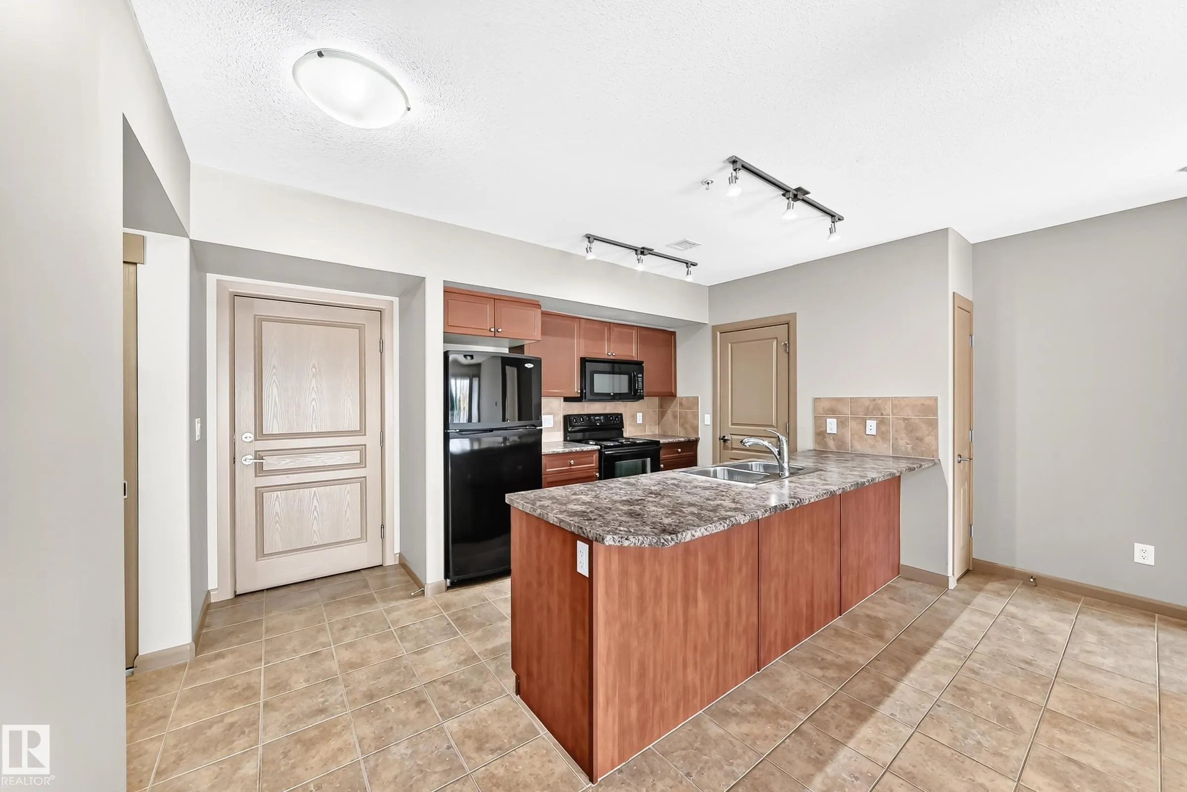 500 PALISADES Way