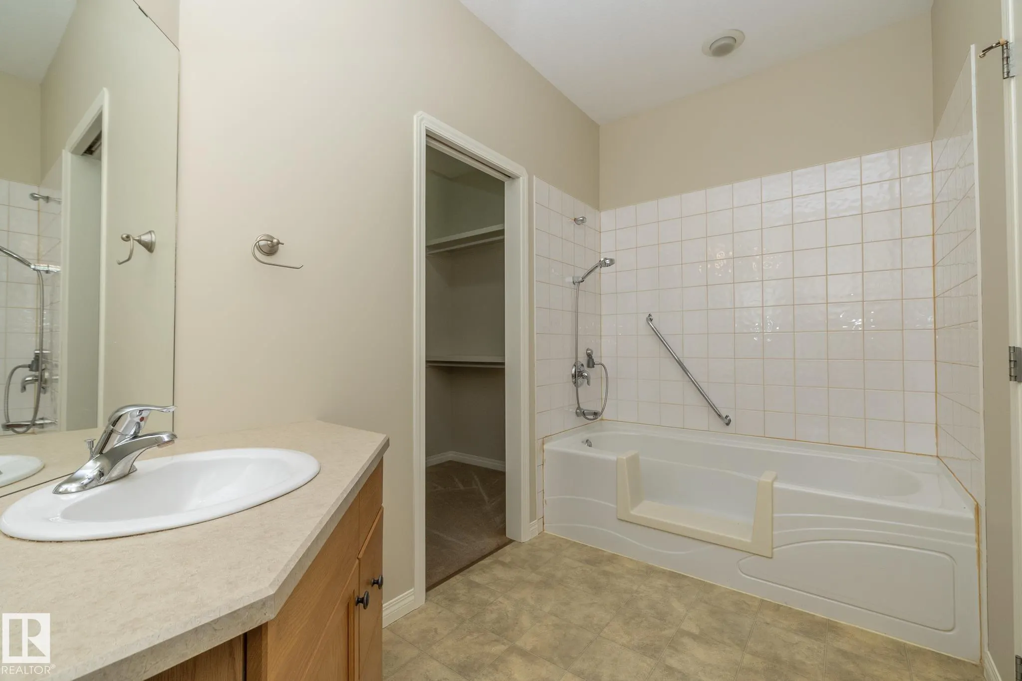 2 BRIARWOOD Village