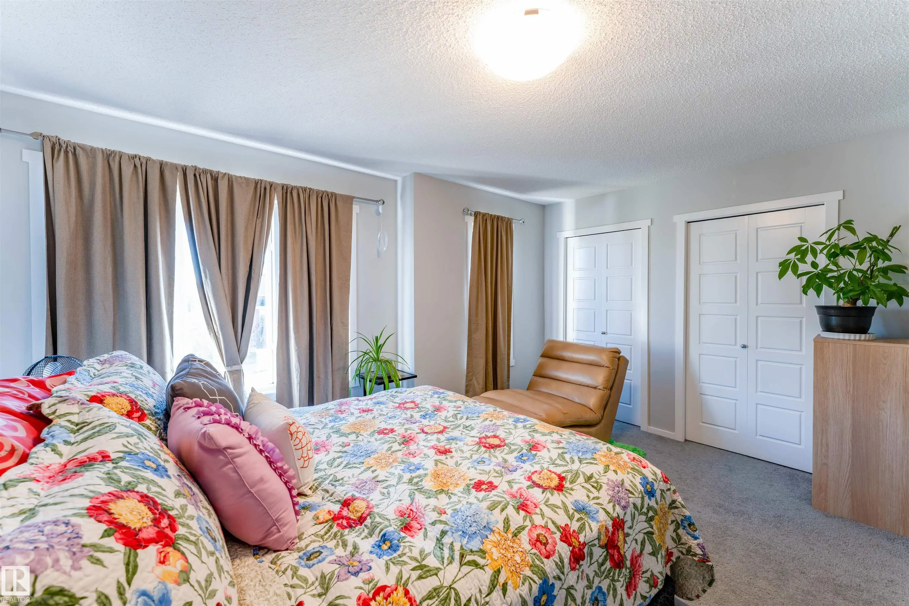 6004 11 ROSENTHAL Way