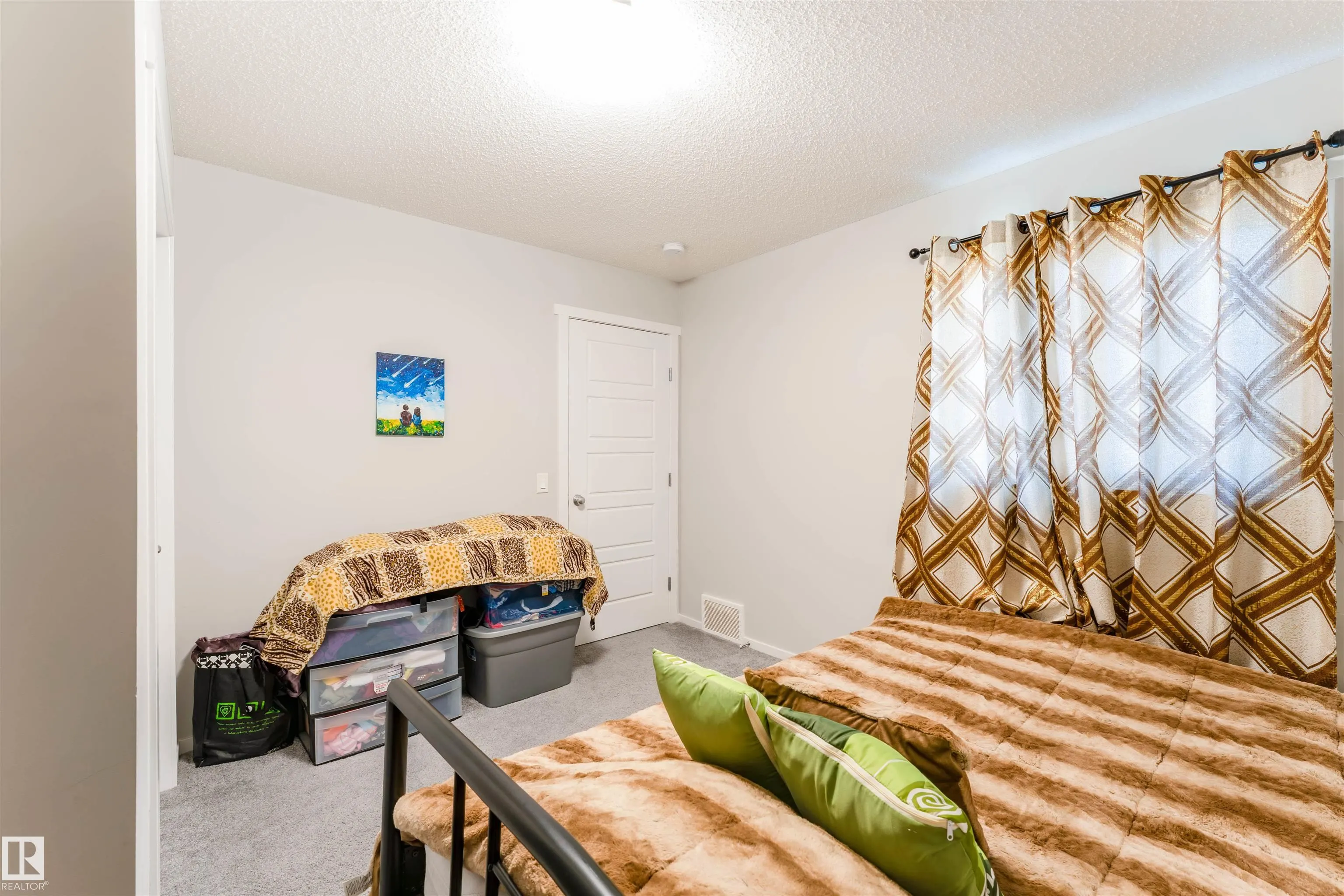 6004 11 ROSENTHAL Way