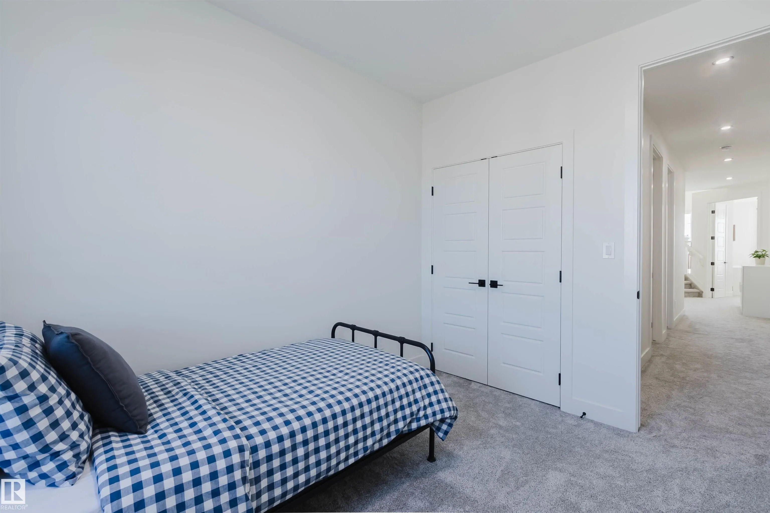 8519 183 AVE