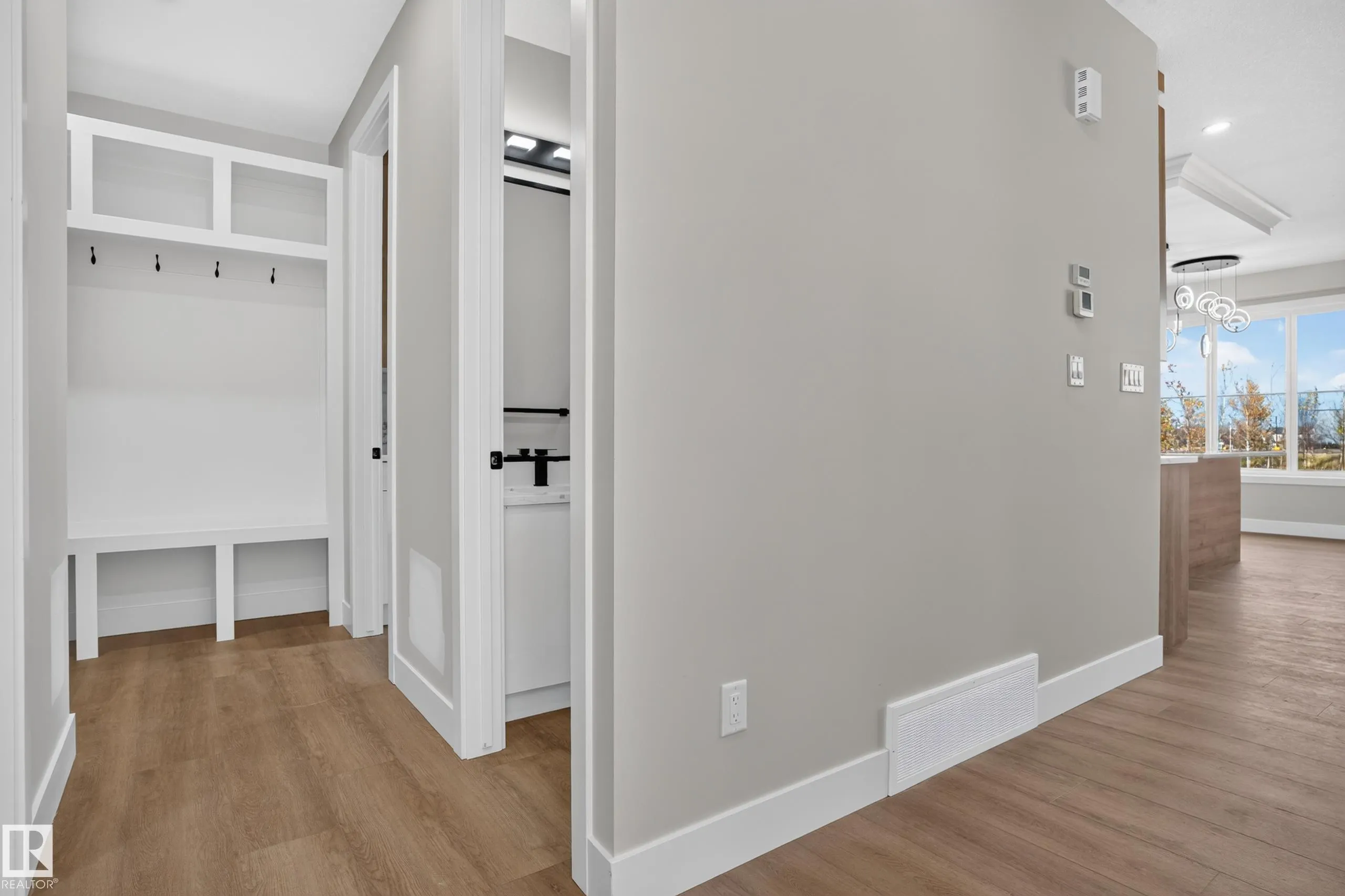 4274 Charles Close