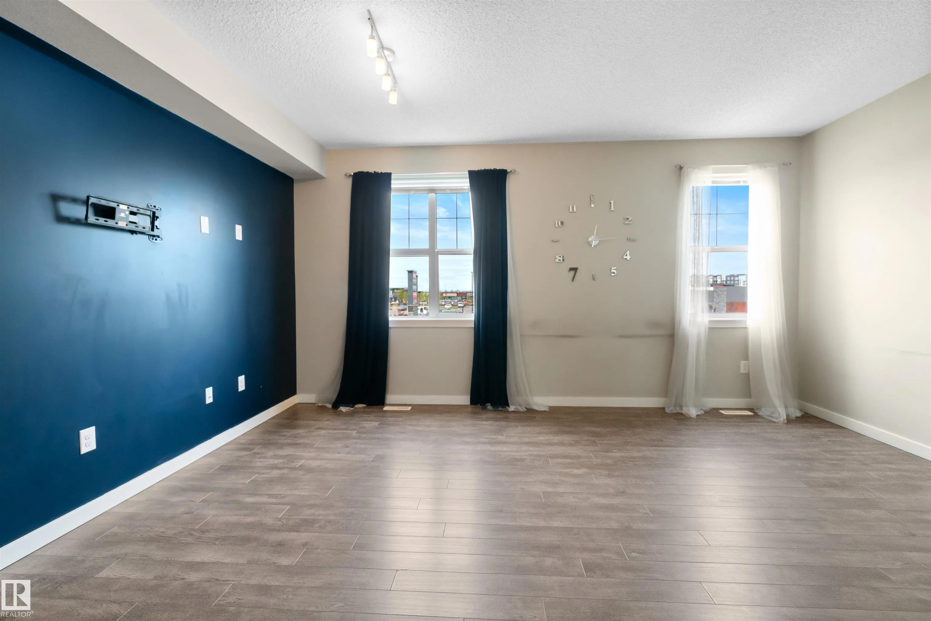 2803 JAMES MOWATT Trail