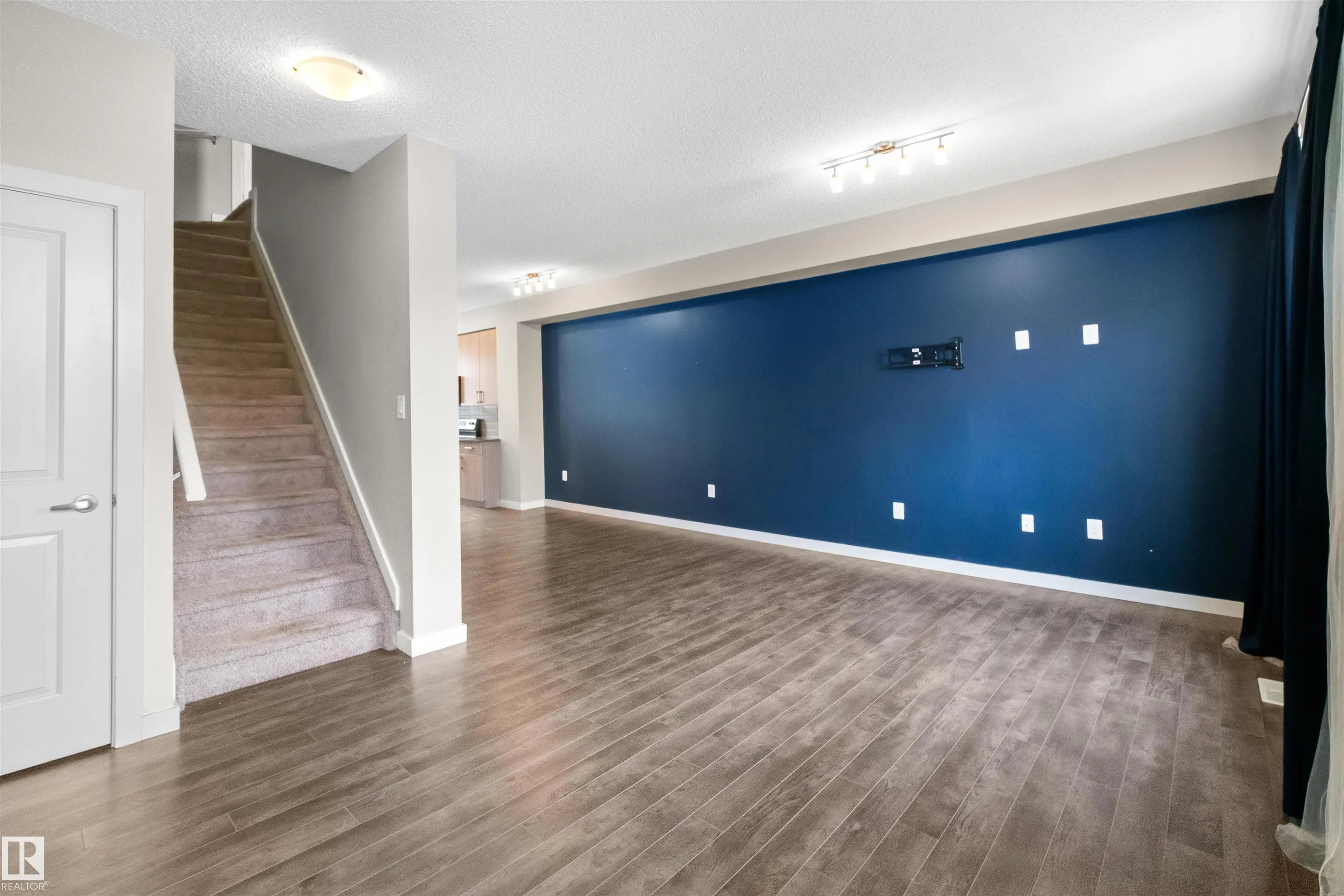 2803 JAMES MOWATT Trail