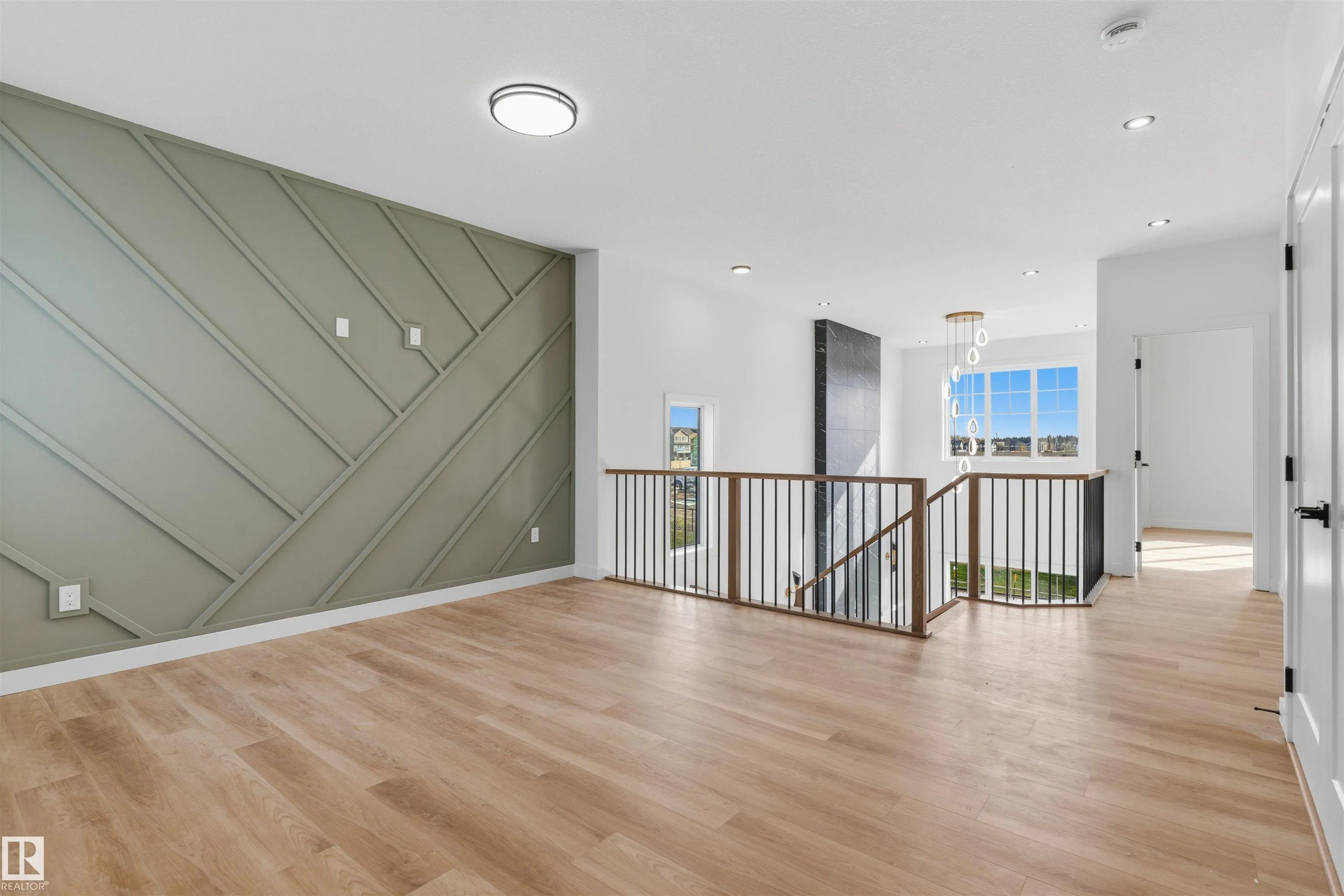 4282 Charles Close